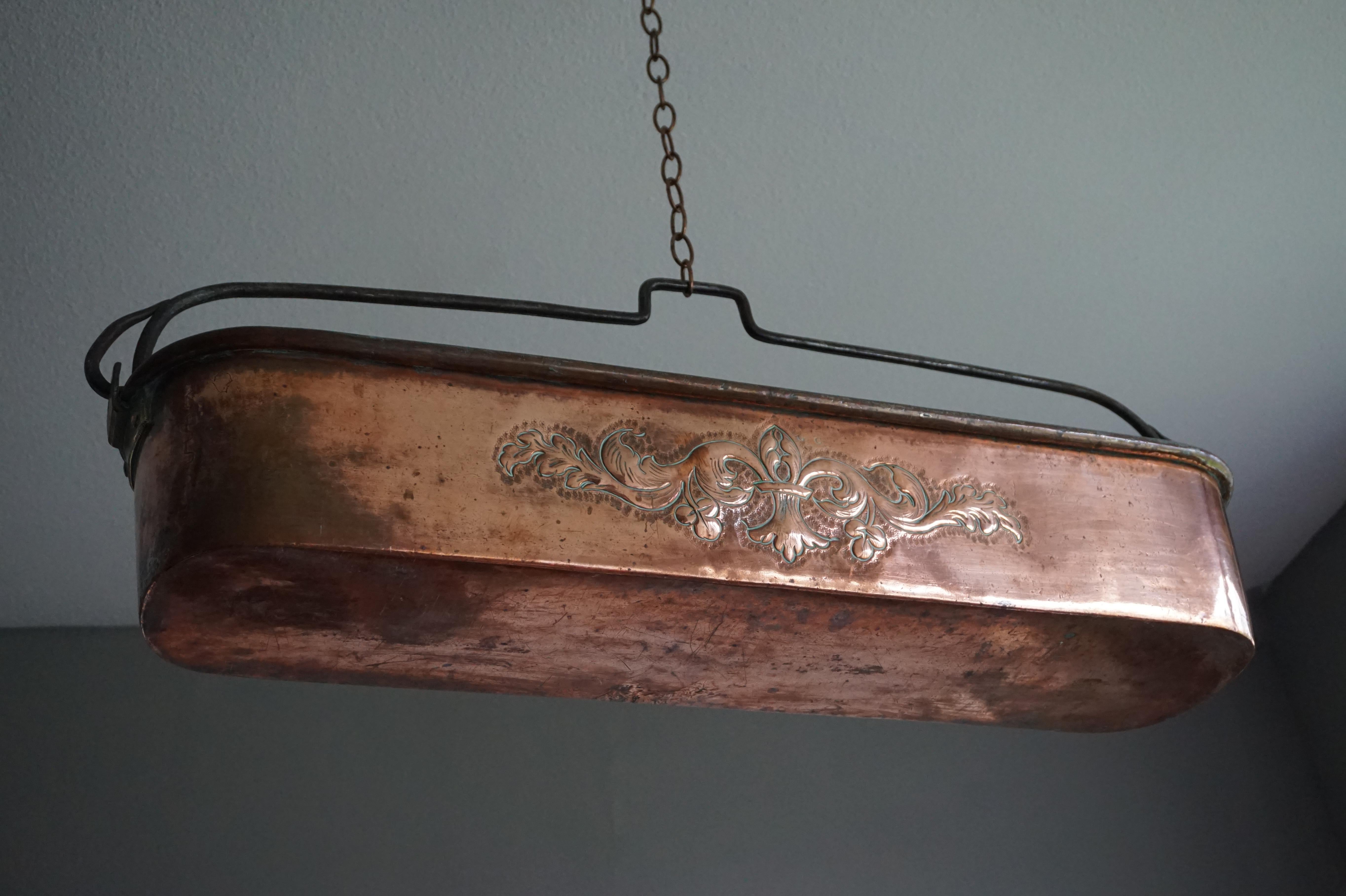 Unique Handcrafted Antique Copper Kitchen Pan for Cooking Fish, Eal, Pike Etc In Good Condition In Lisse, NL