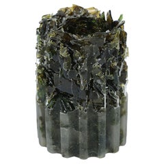 Vaso unico Artistics e fatto a mano con vetro di bottiglia di vino schiacciato VASO 01