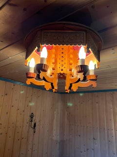 Einzigartige handgefertigte hölzerne Pendelleuchte - Kiefer, skandinavische Volkskunst (1979)