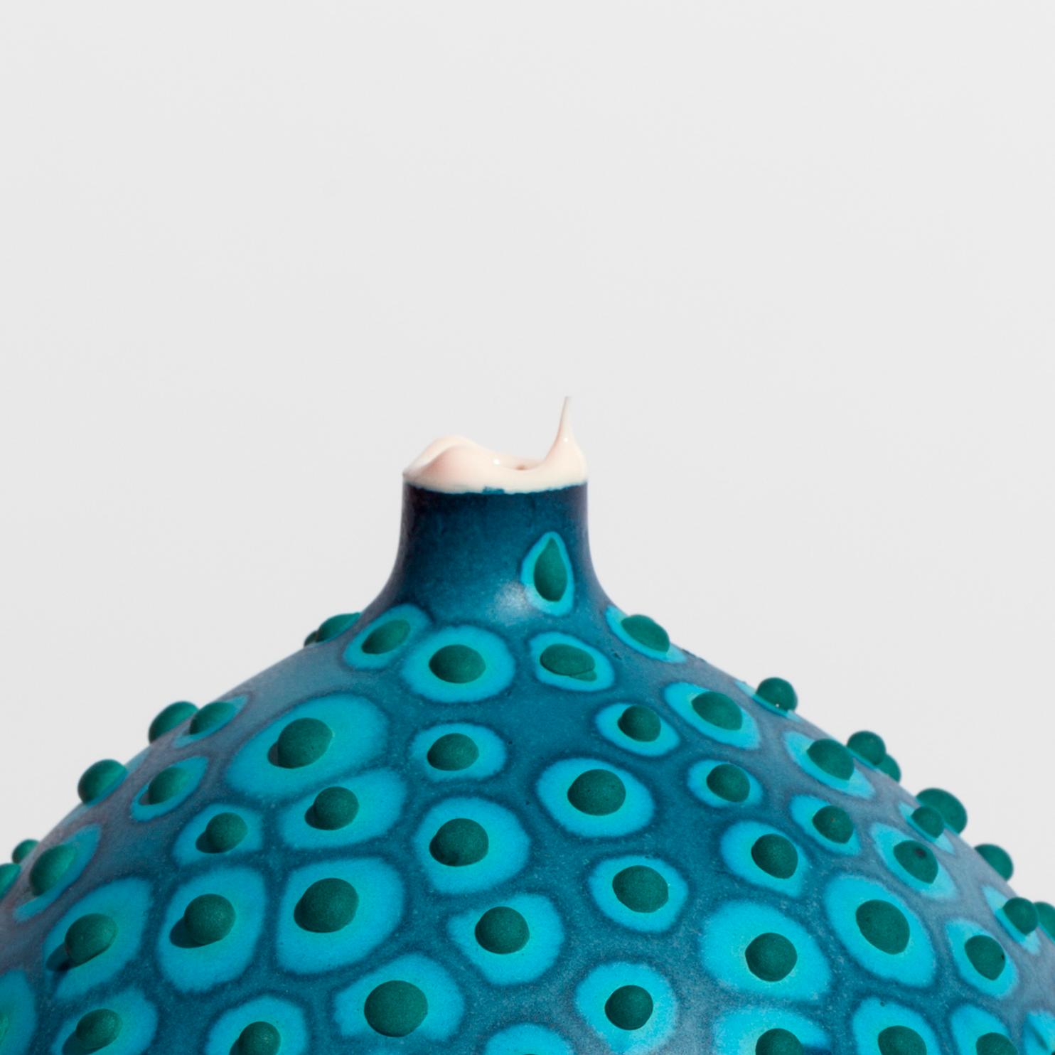 Américain Vase à bourgeons unique indigo et vert forêt, faits main au 21e siècle en vente