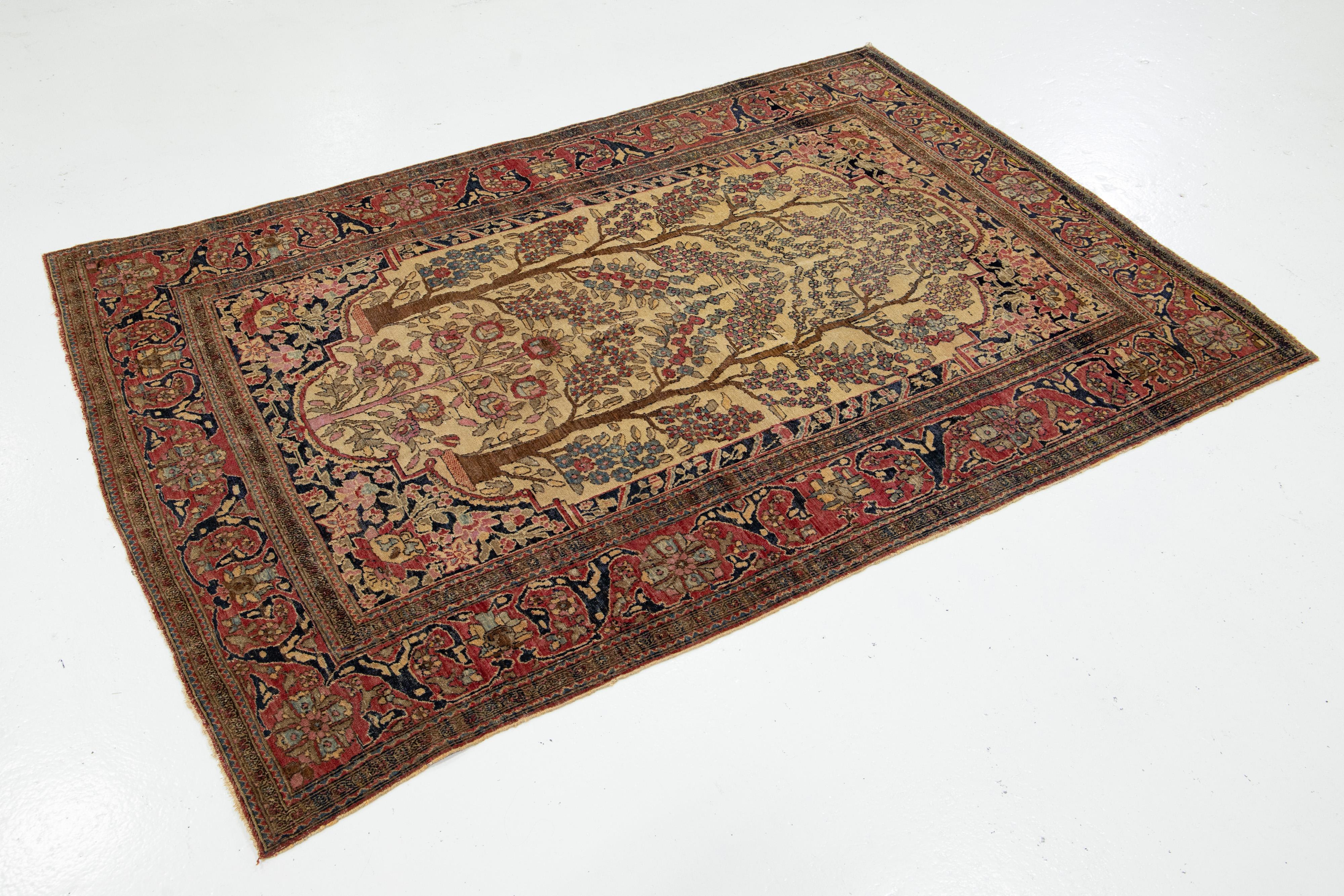 Einzigartiger handgefertigter antiker persischer Isfahan-Wollteppich in Hellbraun mit Allover-Design (Islamisch) im Angebot