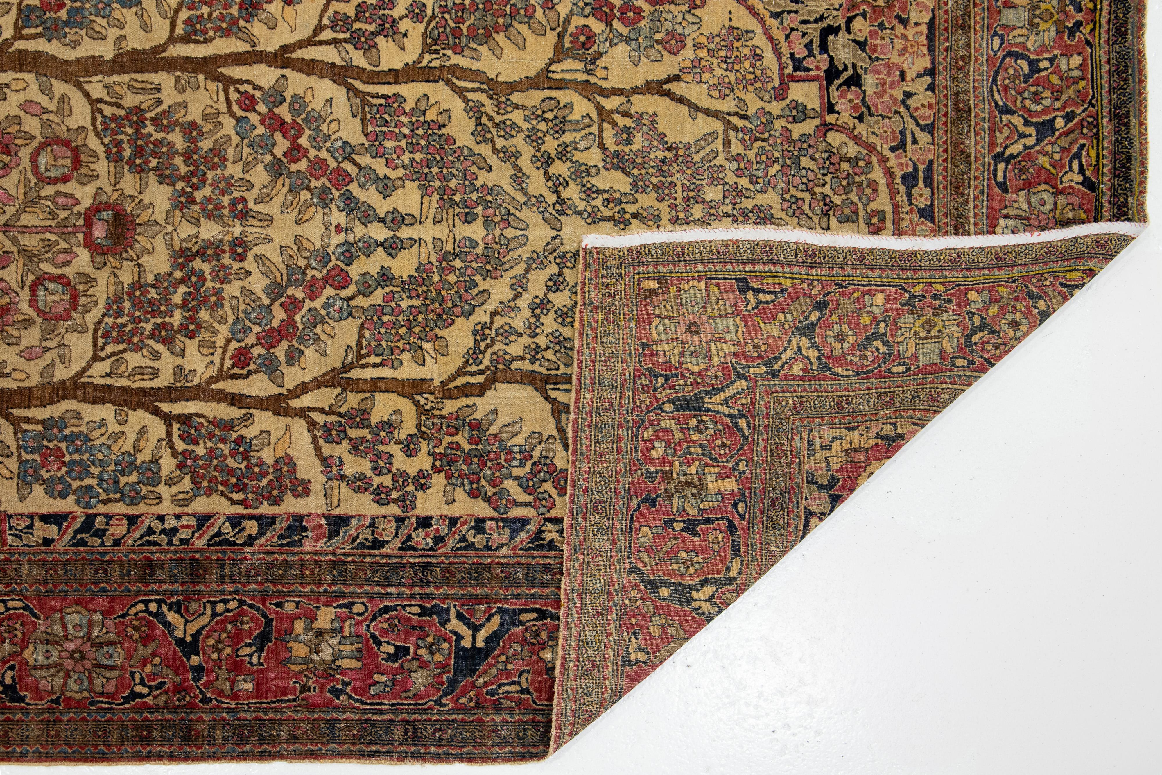 Einzigartiger handgefertigter antiker persischer Isfahan-Wollteppich in Hellbraun mit Allover-Design (Persisch) im Angebot