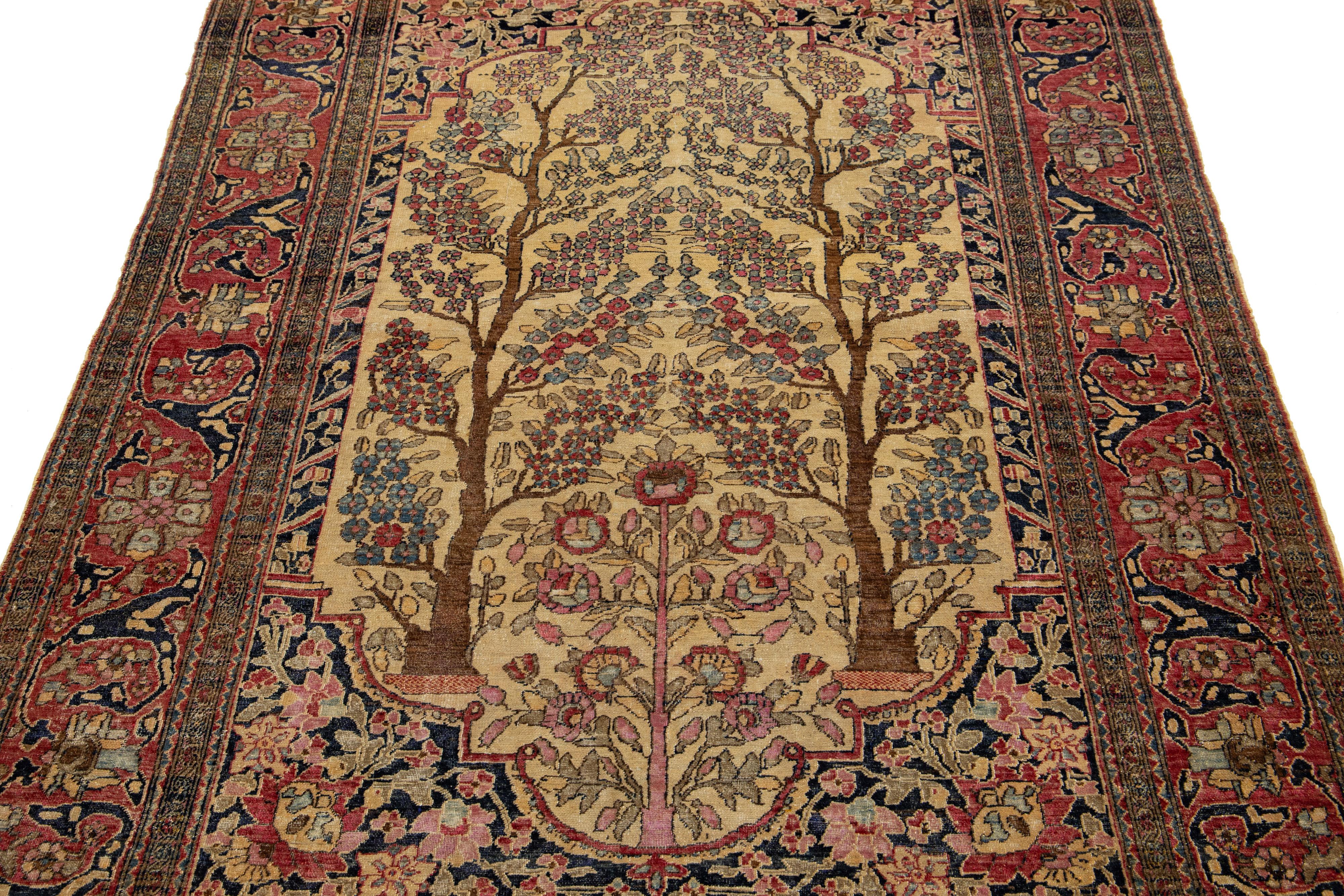 Einzigartiger handgefertigter antiker persischer Isfahan-Wollteppich in Hellbraun mit Allover-Design (Wolle) im Angebot