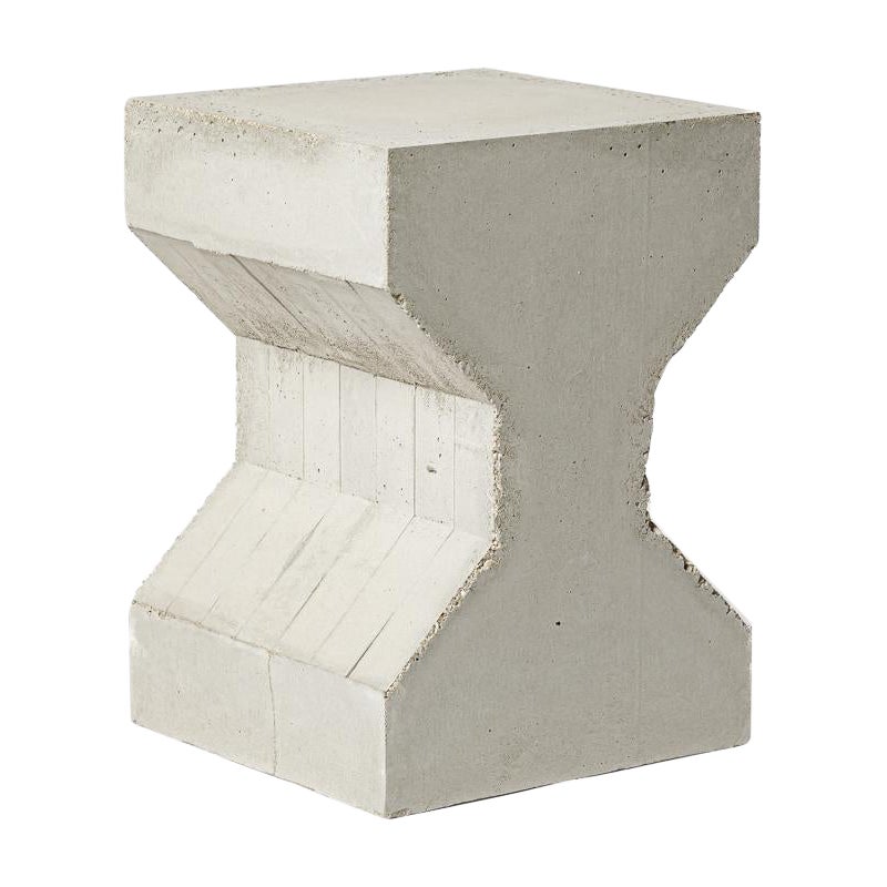 unique handmade grey concrete stool 21th century design by Les Usagers 30 cm