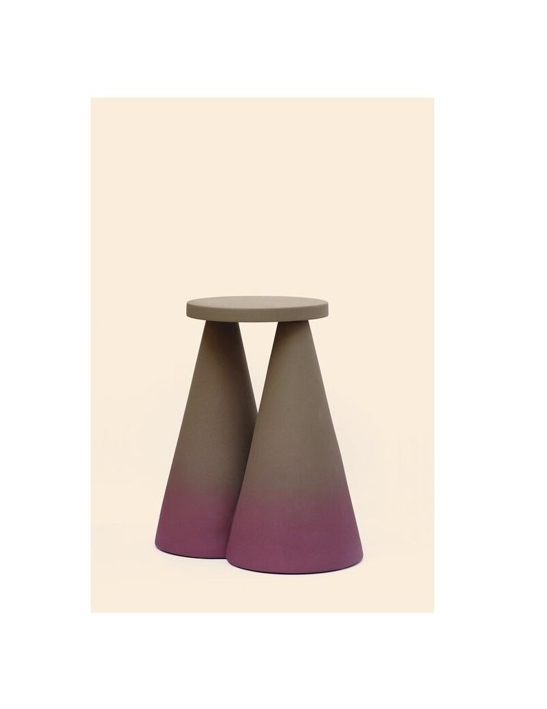 Petite table d'appoint Isola en céramique violette faite à la main par Cara Davide en vente 6