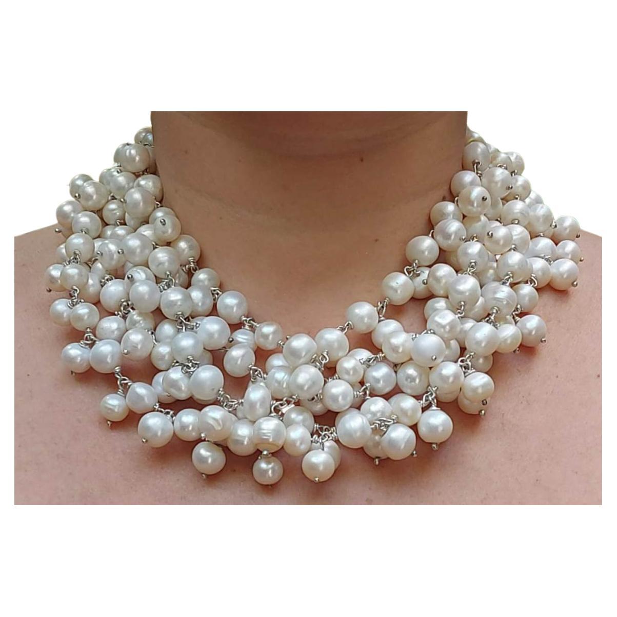 Einzigartige handgefertigte Halskette aus Silber und Perlen im Angebot