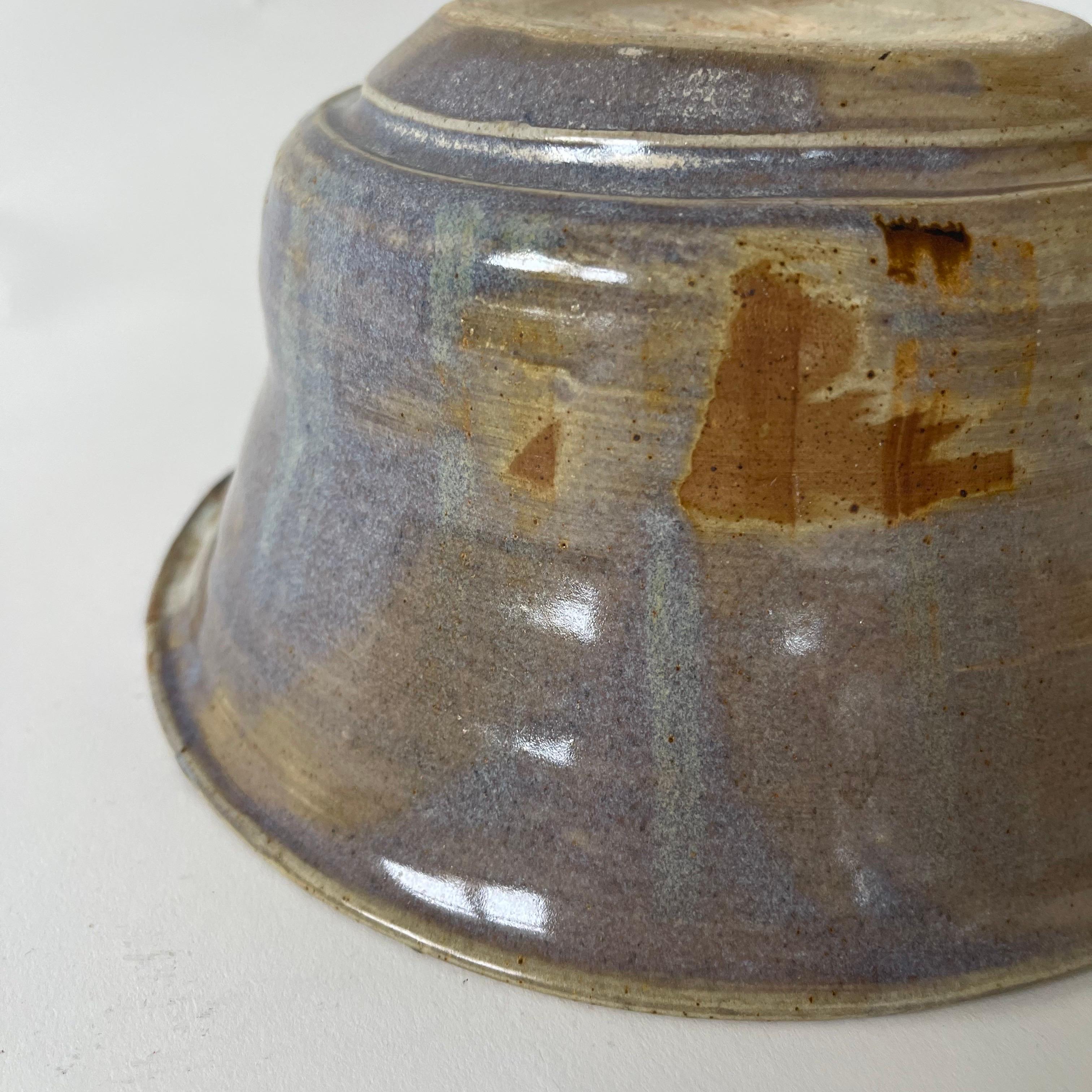 Bol unique en poterie de Studio A avec glaçure multicolore, fait à la main, États-Unis, années 1960 en vente 2