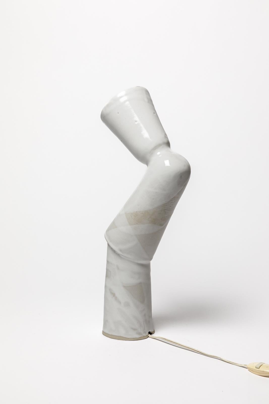 Mid-Century Modern Lampe de table unique en céramique blanche abstraite du 20e siècle, 45 cm, faite à la main, 1970 en vente