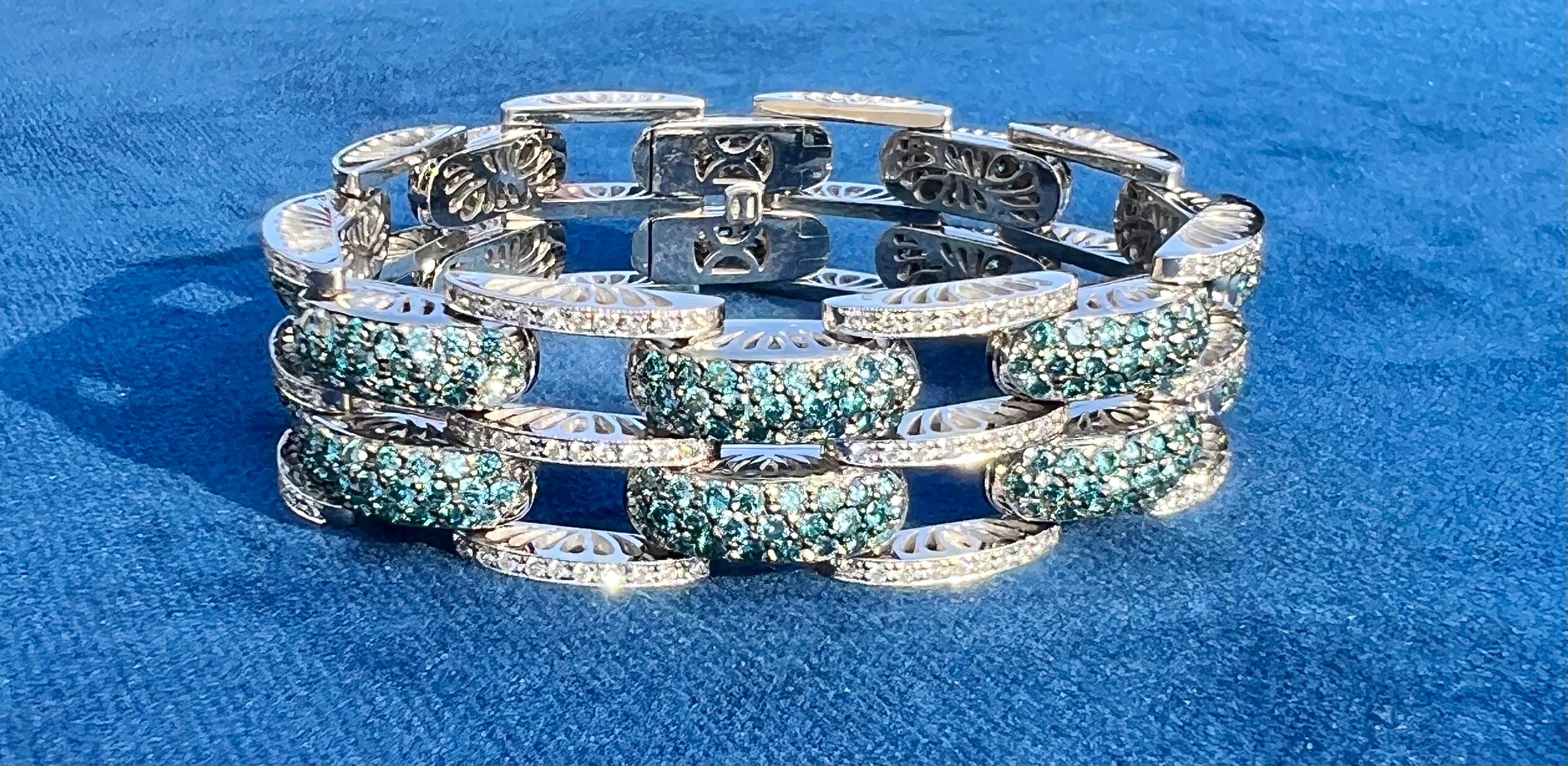 Unique Heavy 18K White Gold 22 Carat Fancy Blue and White Diamond Link Bracelet 3