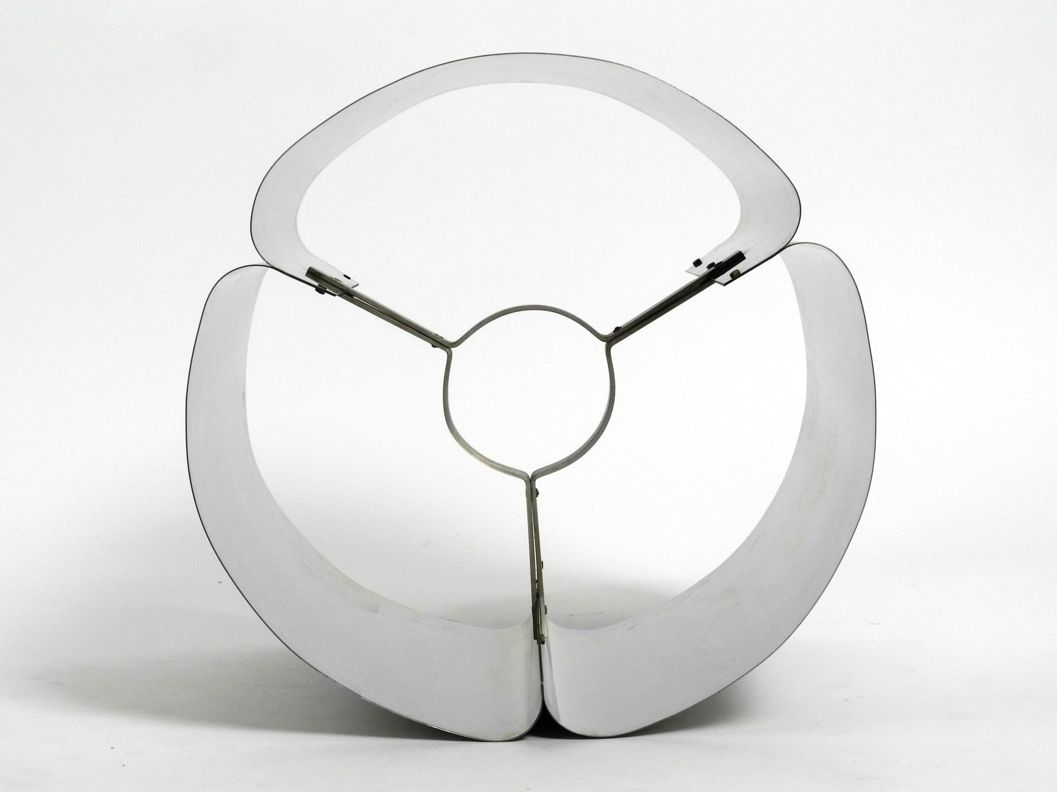 Lampe de table unique, lourde et massive XXL des années 1970 en métal chromé avec abat-jour en métal en vente 6