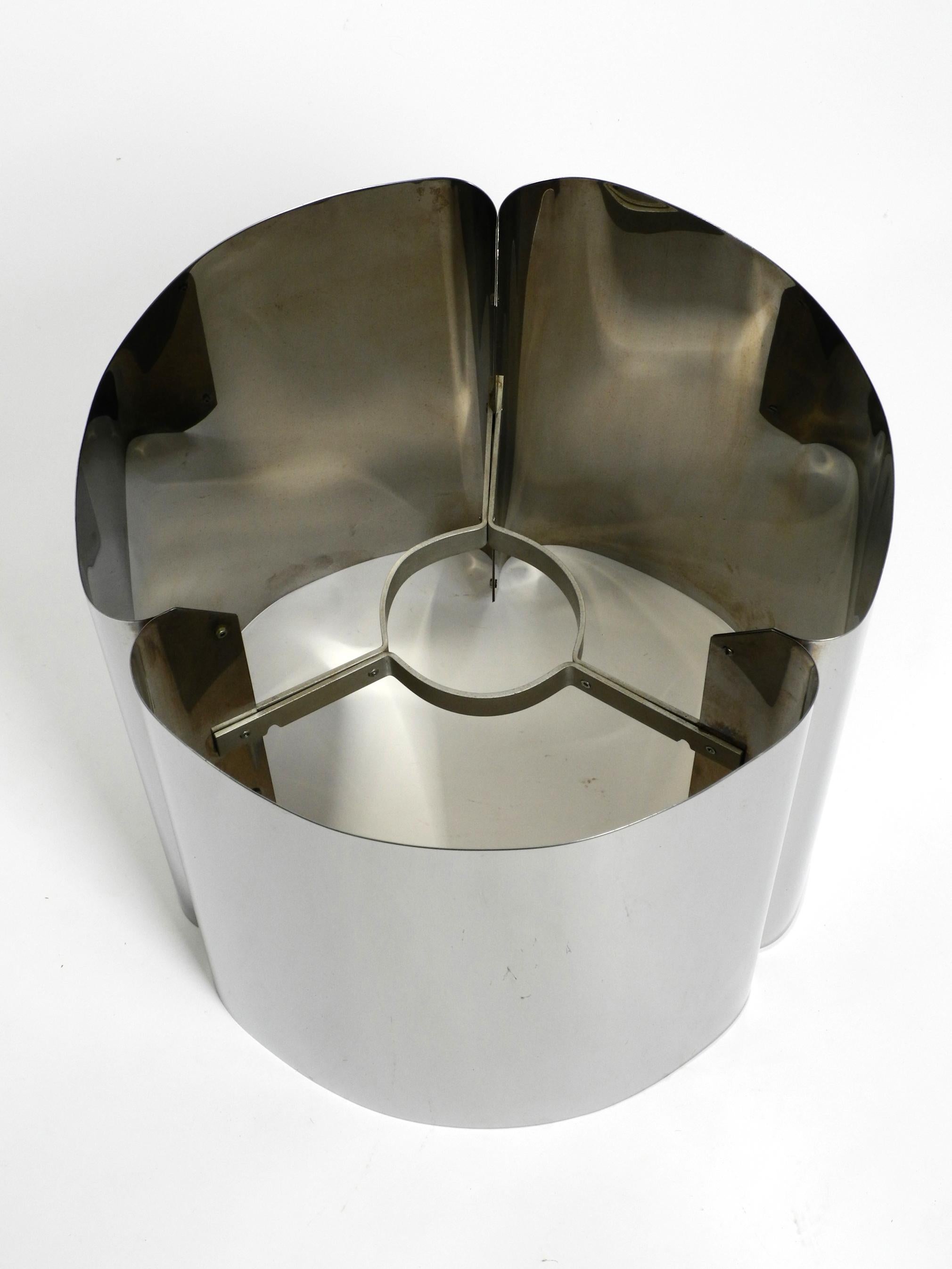 Lampe de table unique, lourde et massive XXL des années 1970 en métal chromé avec abat-jour en métal en vente 7