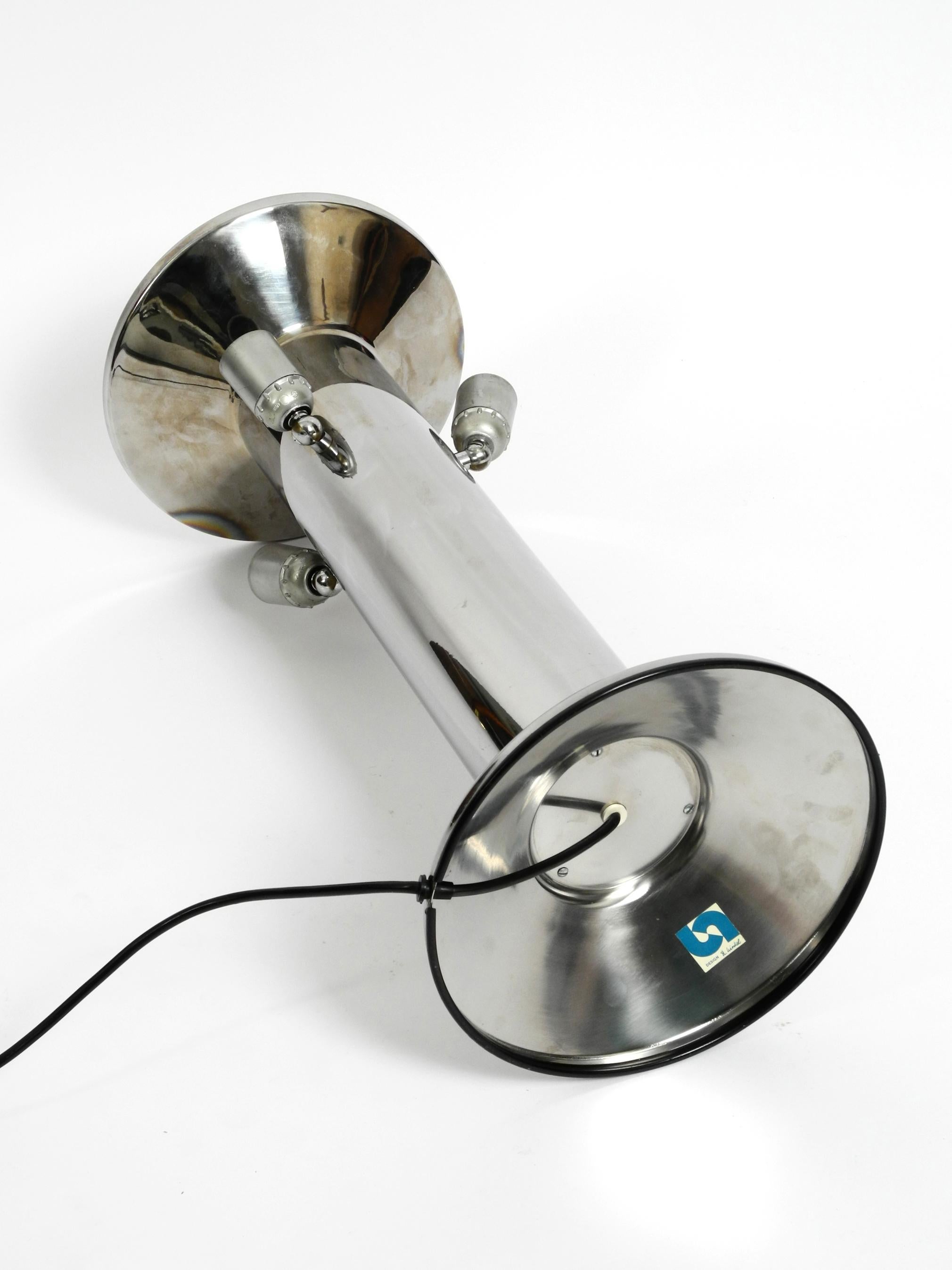 Lampe de table unique, lourde et massive XXL des années 1970 en métal chromé avec abat-jour en métal en vente 1