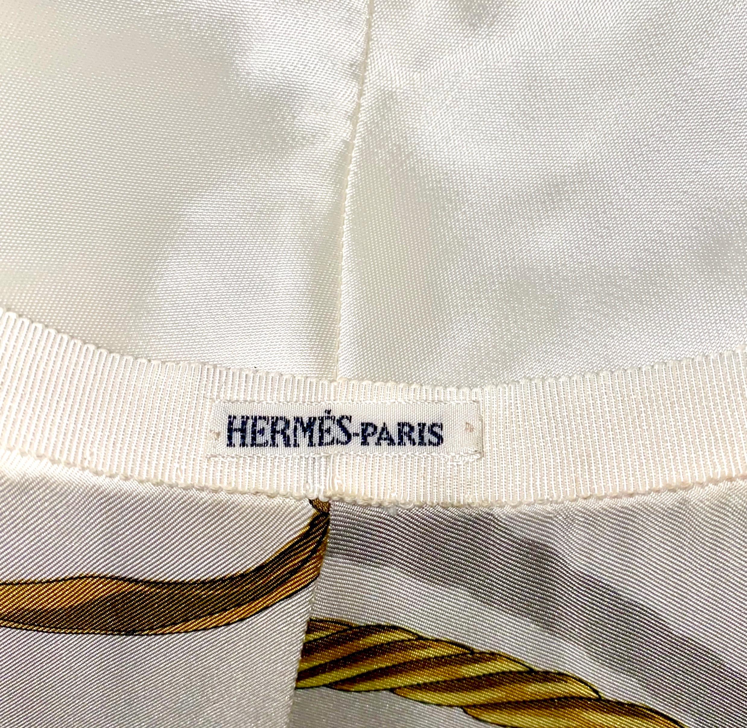 Women's Unique HERMES Printed Silk Structured Safari Hat „Cavaliers d‘Or“ For Sale