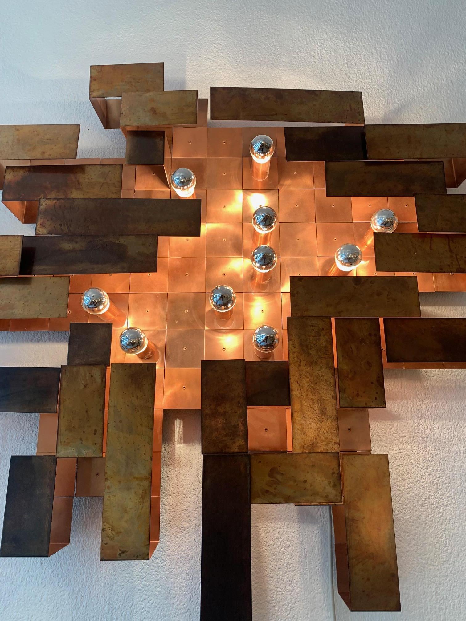 Unique Huge Copper Asymetrical Brutalist Wall Lamp, ca. 1970's In Good Condition For Sale In Geneva, CH