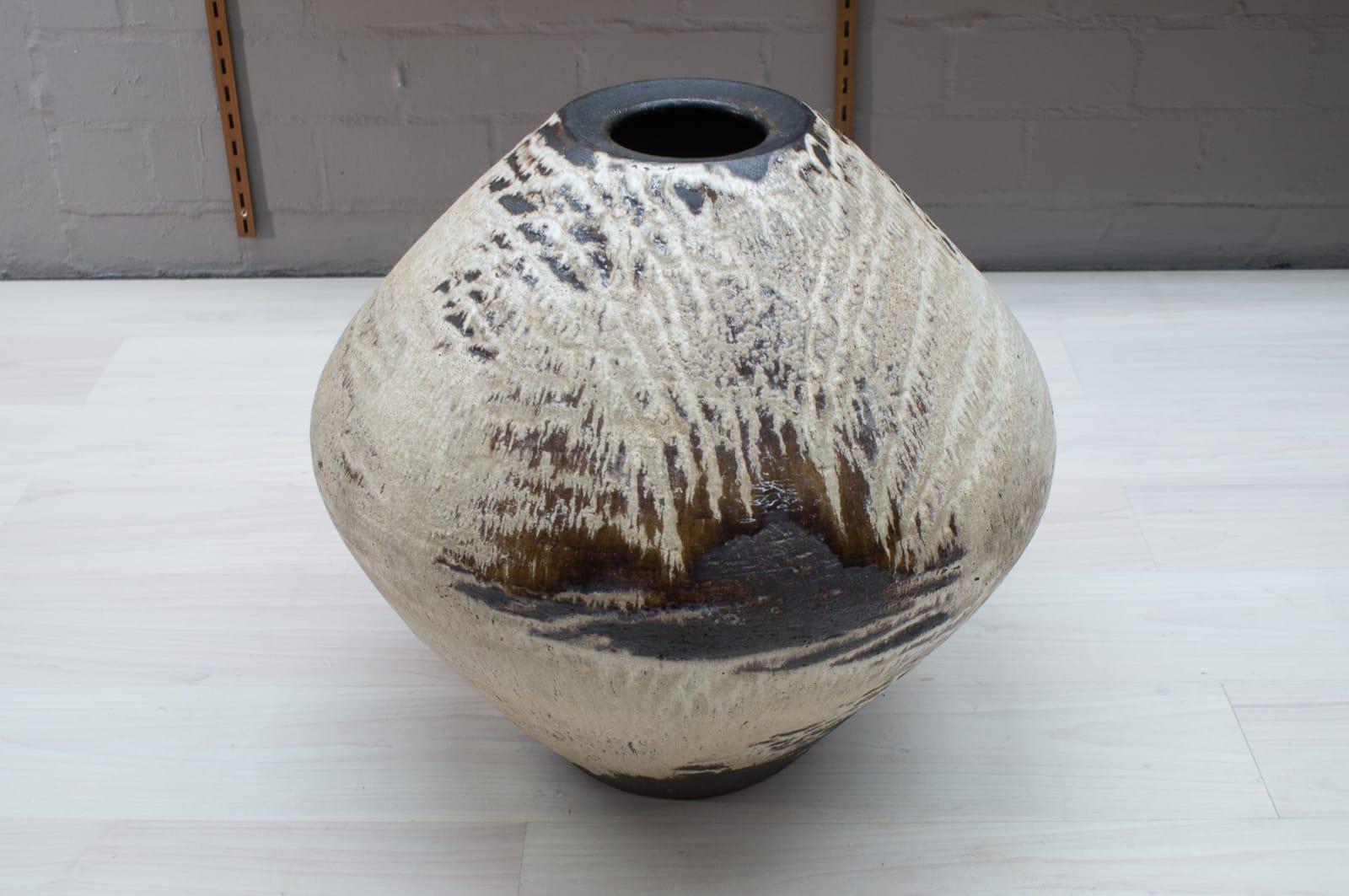 Milieu du XXe siècle Grand vase de sol unique de l'artiste allemande Couple Wilhelm & Elly KUCH, années 1960 en vente
