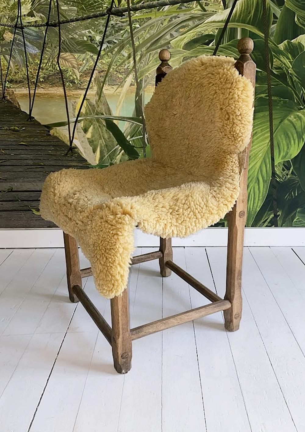 Unique Hungarian Artisanal Oak and Leather Chair In Good Condition For Sale In Debrecen, HU