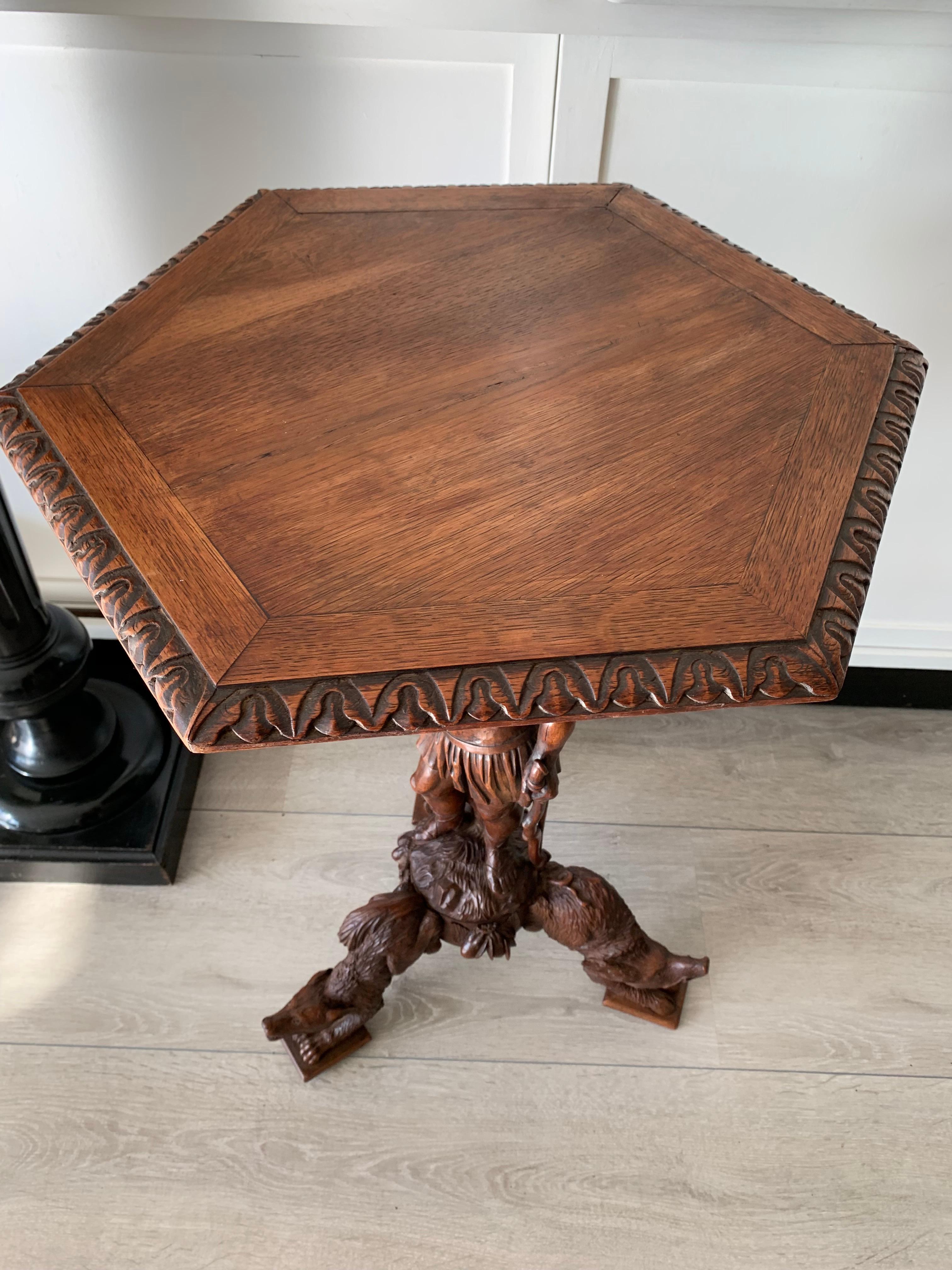 Hunting Theme Table with Hand Carved Native Indian & Sculptural Animal Legs In Good Condition In Lisse, NL