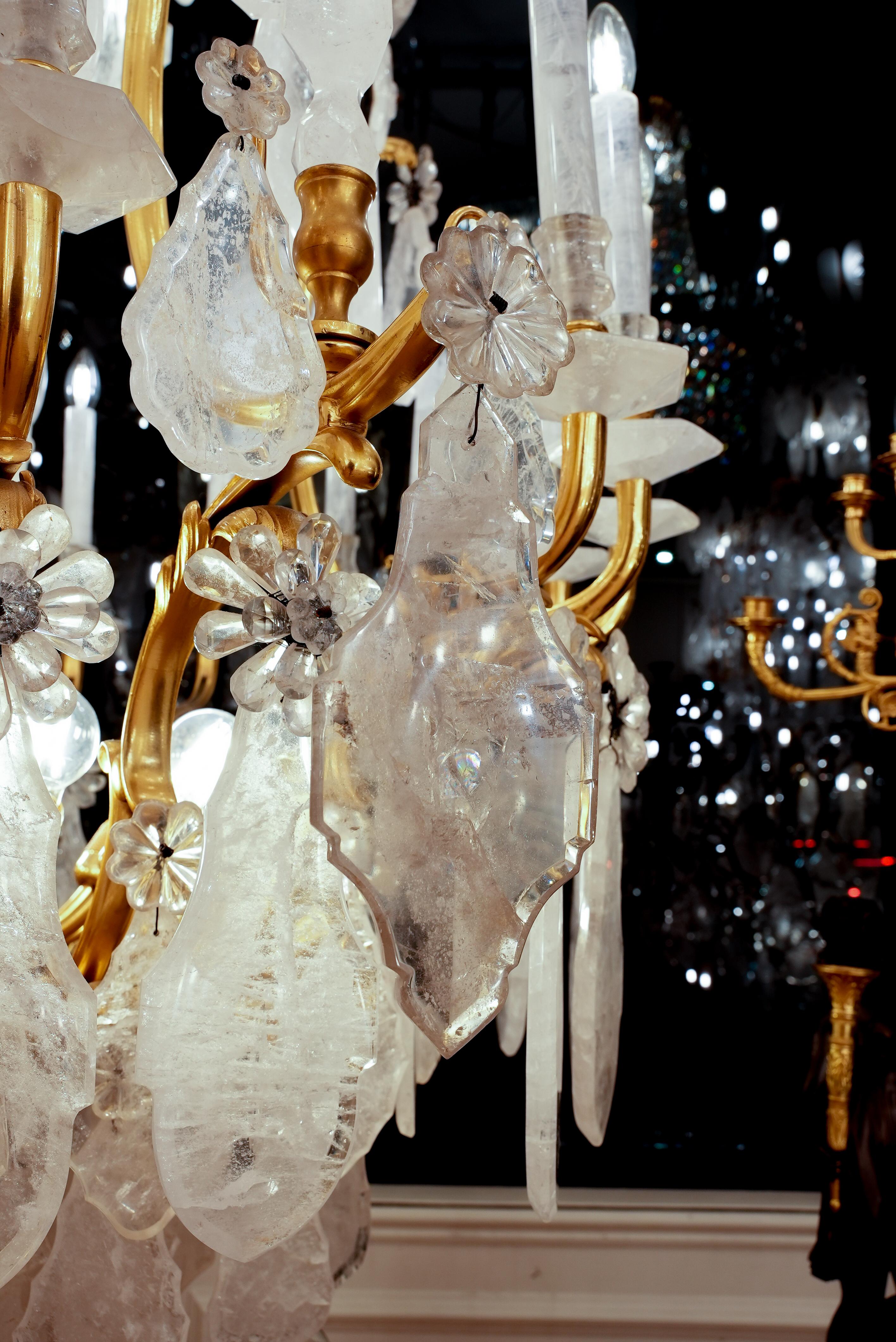 Lampadario in cristallo di rocca e bronzo dorato di Georges Hoentschel, unico nel suo genere. in vendita 2