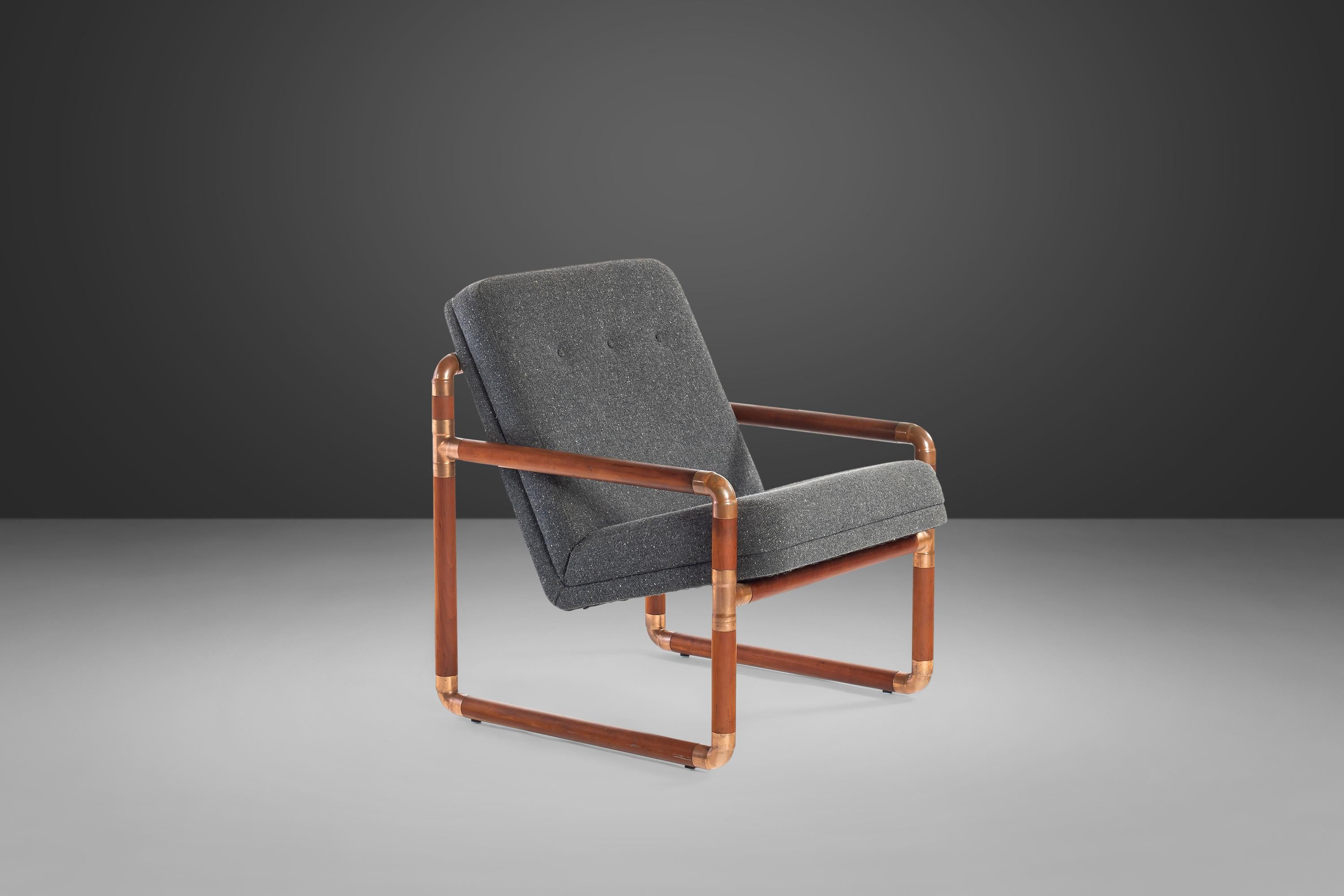 Chaise longue industrielle unique en laiton et noyer avec revêtement en tweed gris, États-Unis en vente 9