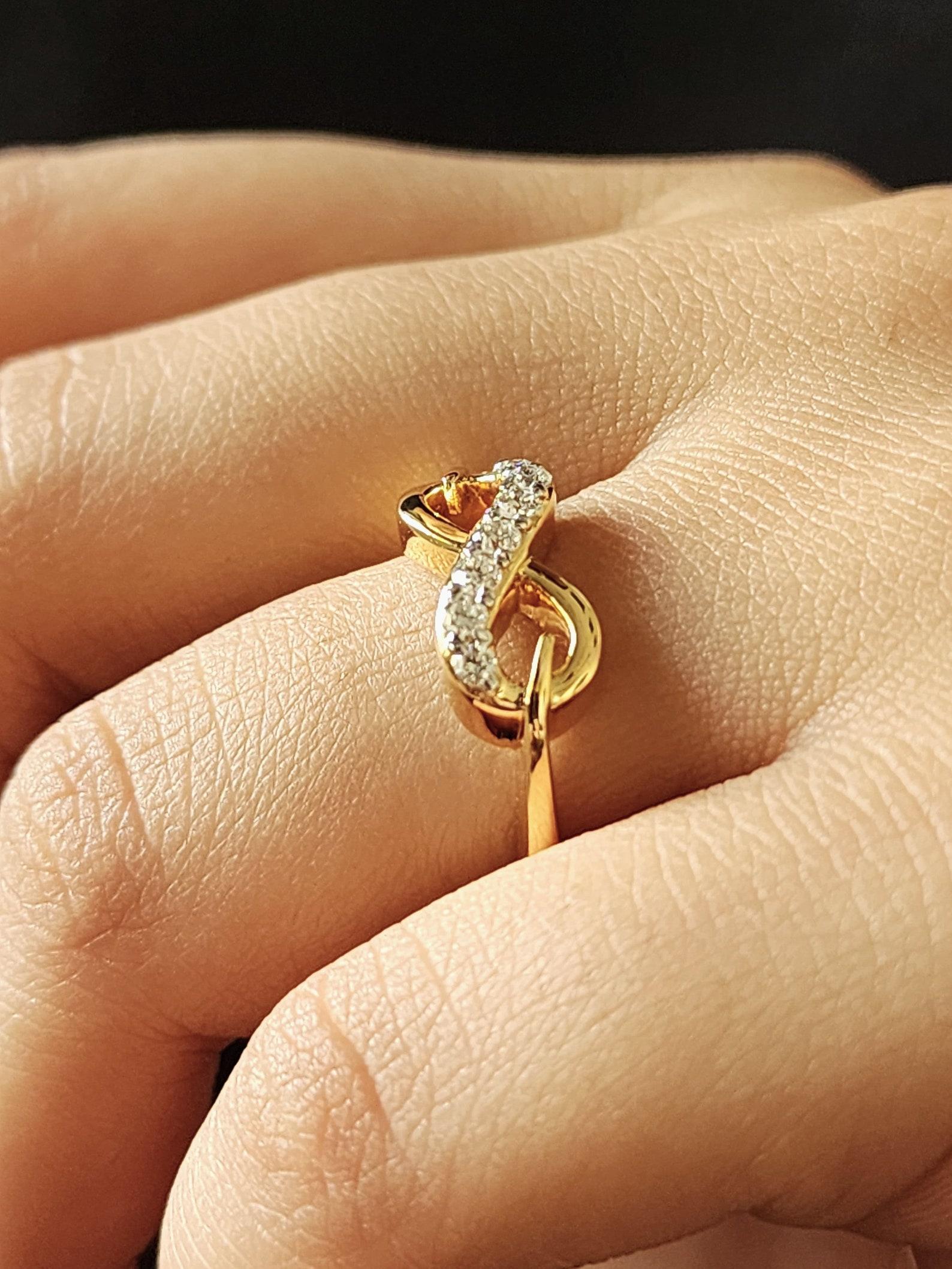 Anello di fidanzamento Infinity Moissanite 925 in argento Sterling, regalo di nozze unico. in vendita 3