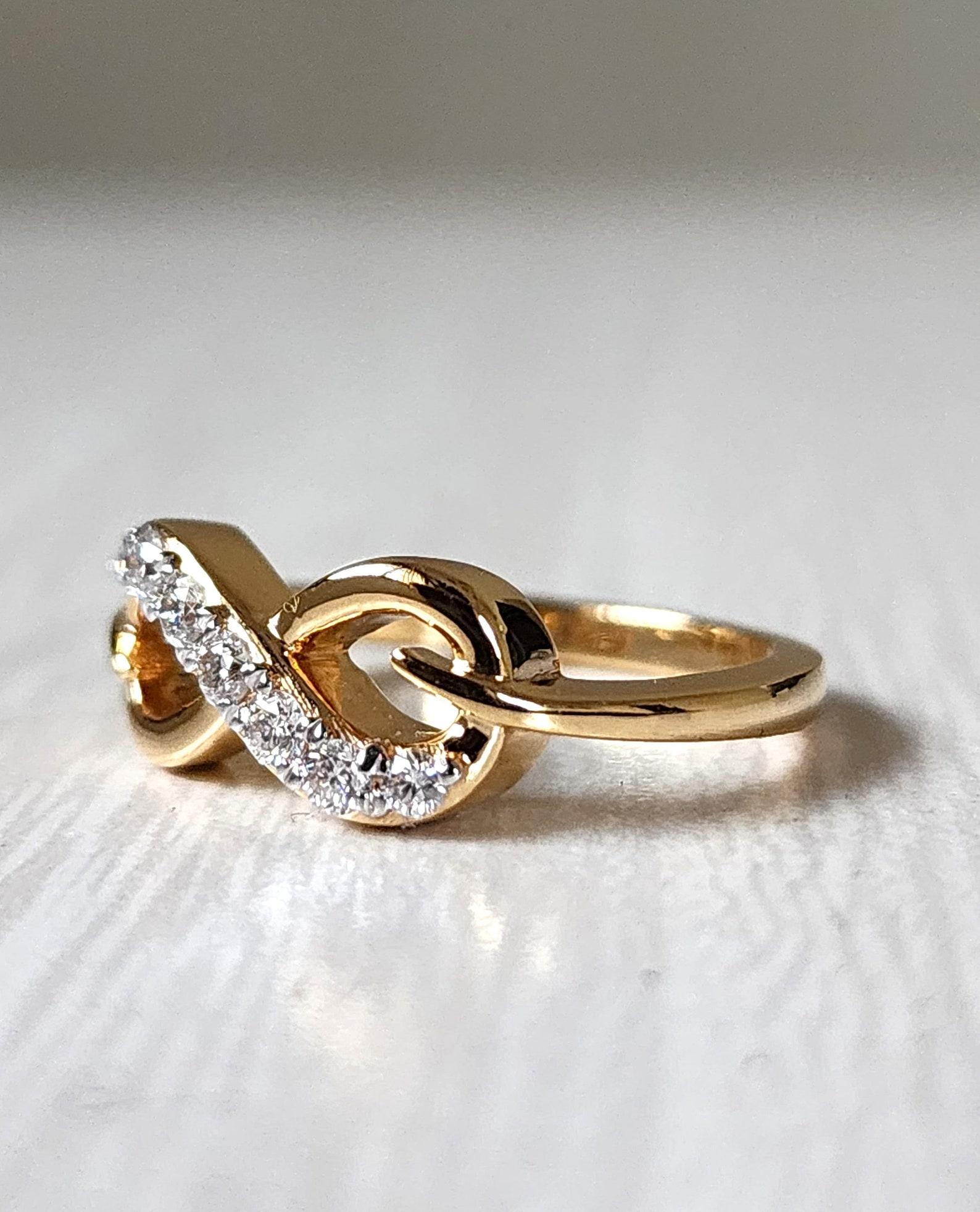 Anello di fidanzamento Infinity Moissanite 925 in argento Sterling, regalo di nozze unico. in vendita 5