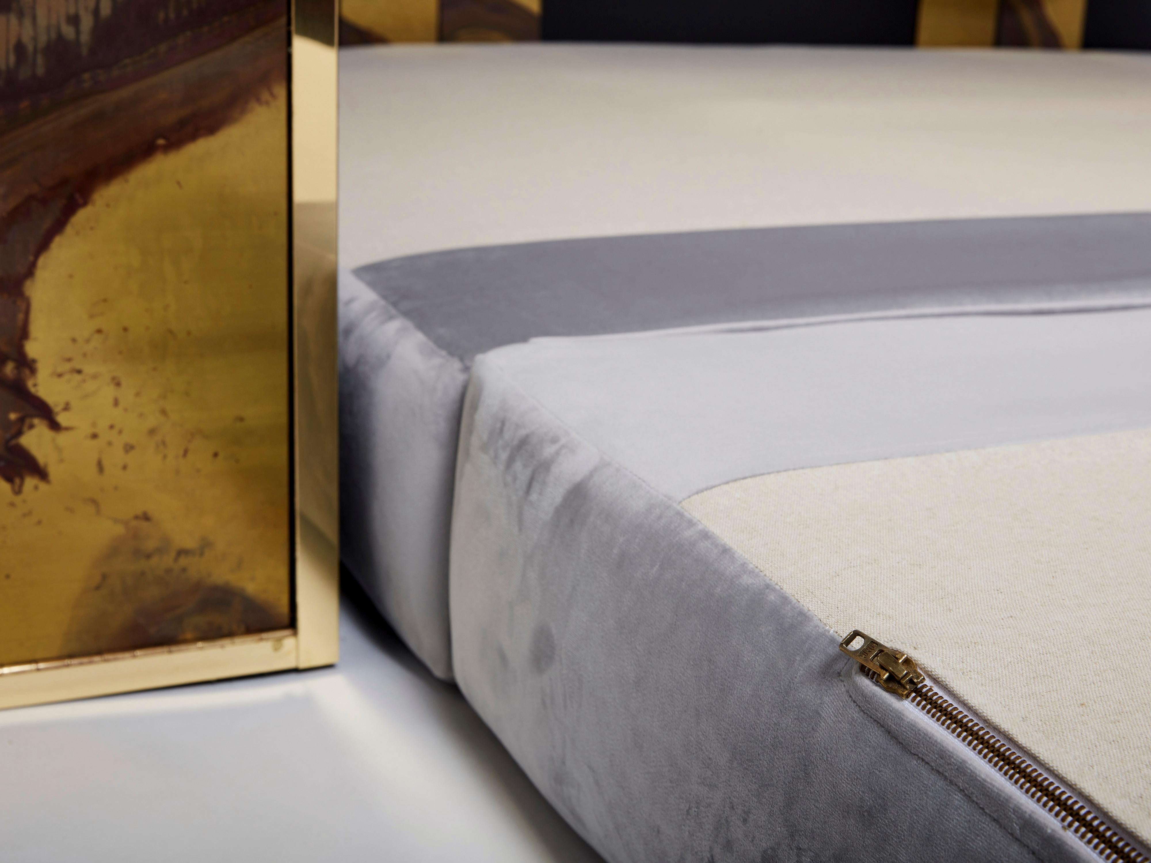 Unique Isabelle Richard Faure Oxidized Brass Velvet Sofa Bed, 1970s For Sale 5