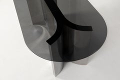 Mesa de comedor italiana única de los años 70 de cromo y cristal ahumado