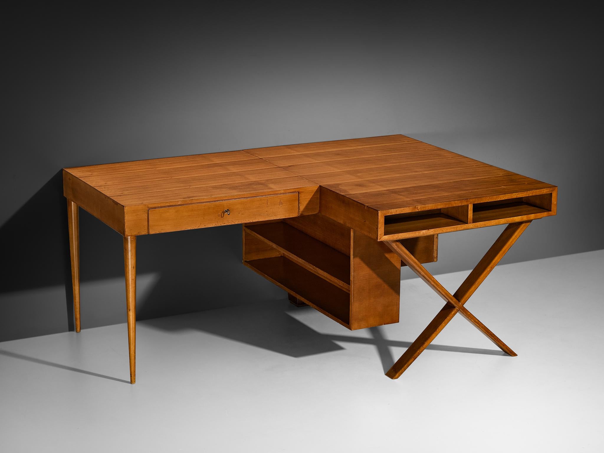 Italiano Unica scrivania doppia italiana con scaffale a muro in noce con intarsio in vendita