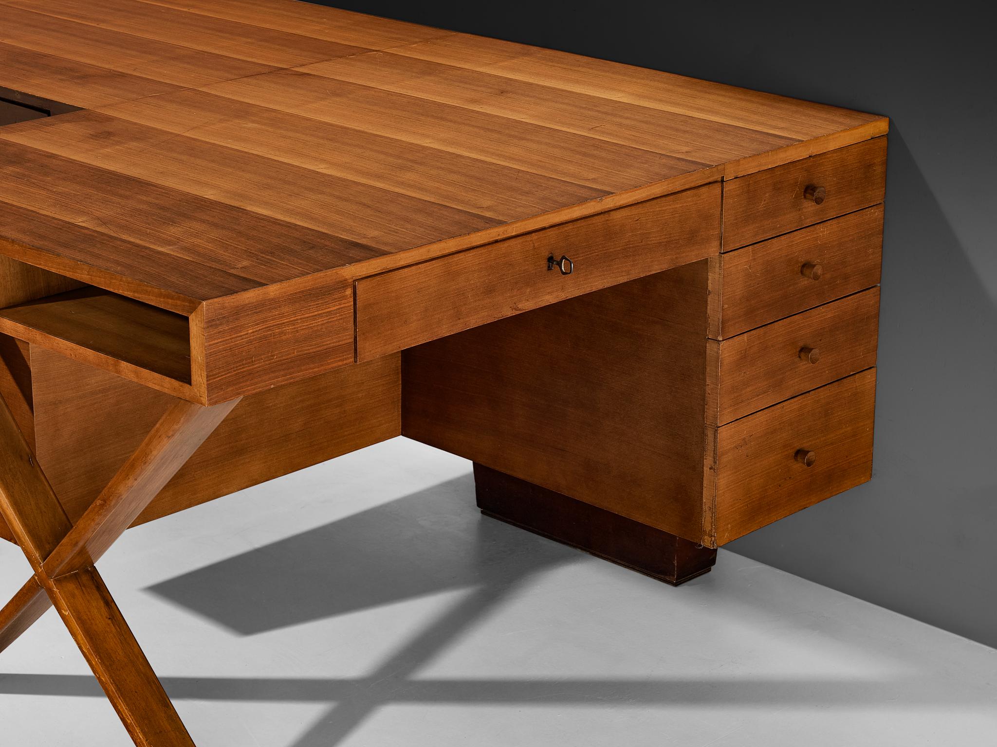 Noce Unica scrivania doppia italiana con scaffale a muro in noce con intarsio in vendita