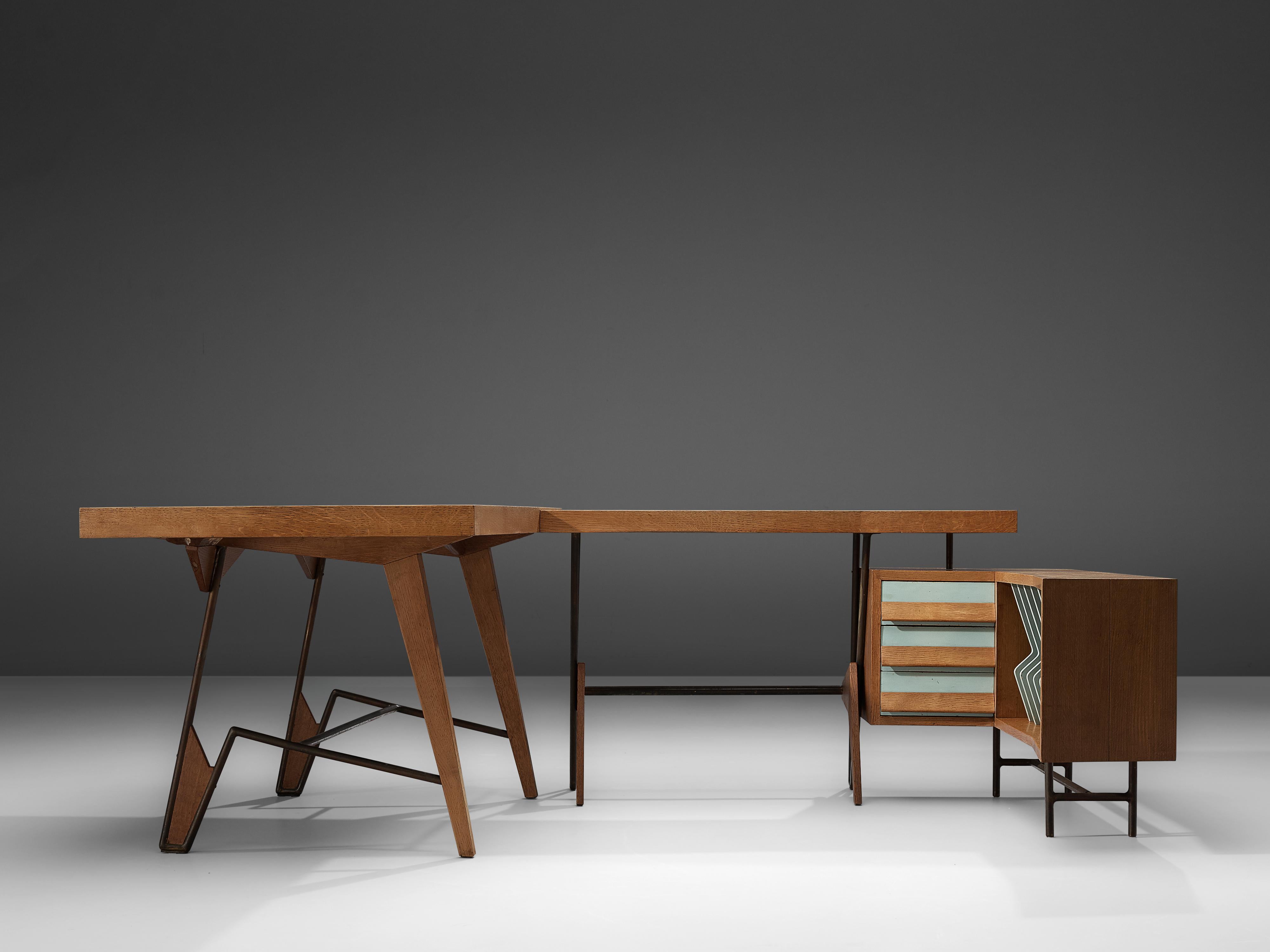 Unique Italian Free-Standing Corner Desk in Oak In Good Condition In Waalwijk, NL
