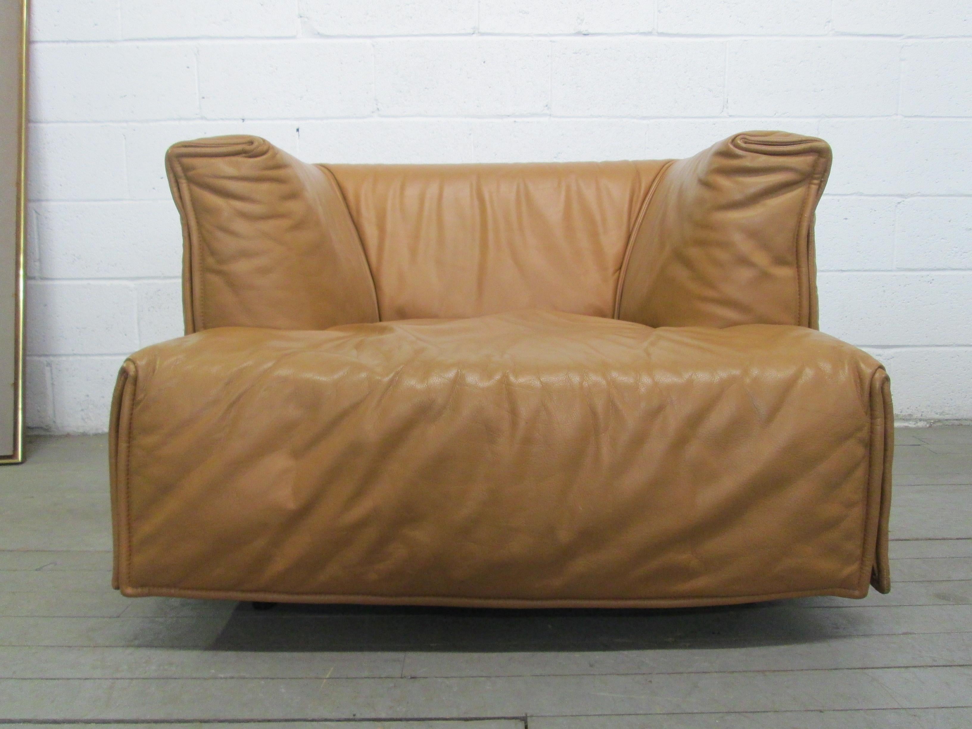 Wonderful, soft and comfortable leather Italian lounge chair. Well designed.  DeSede Style.