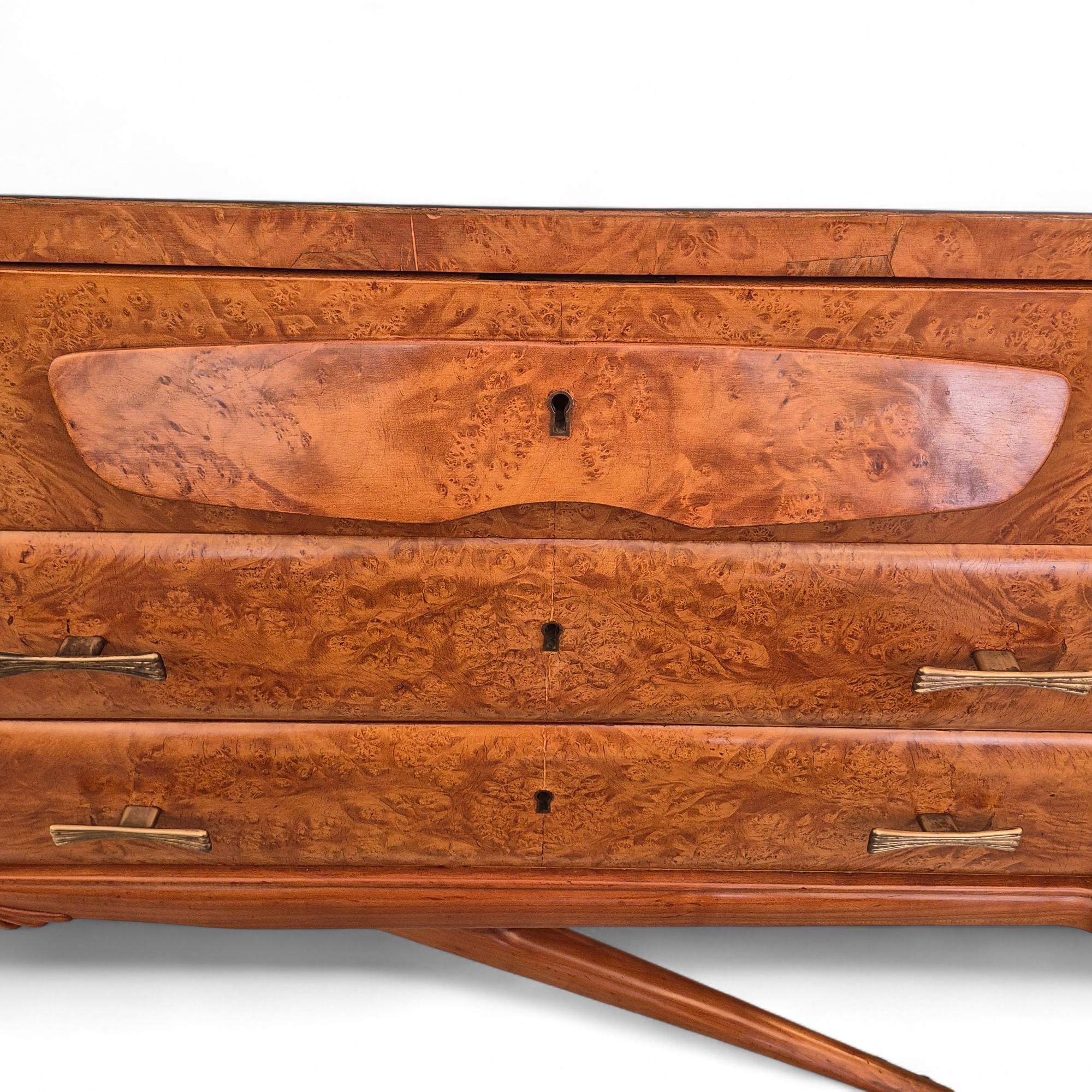 Credenza in radica di olmo di Vittorio Dassi, unica nel suo genere, moderna e di metà secolo. in vendita 1