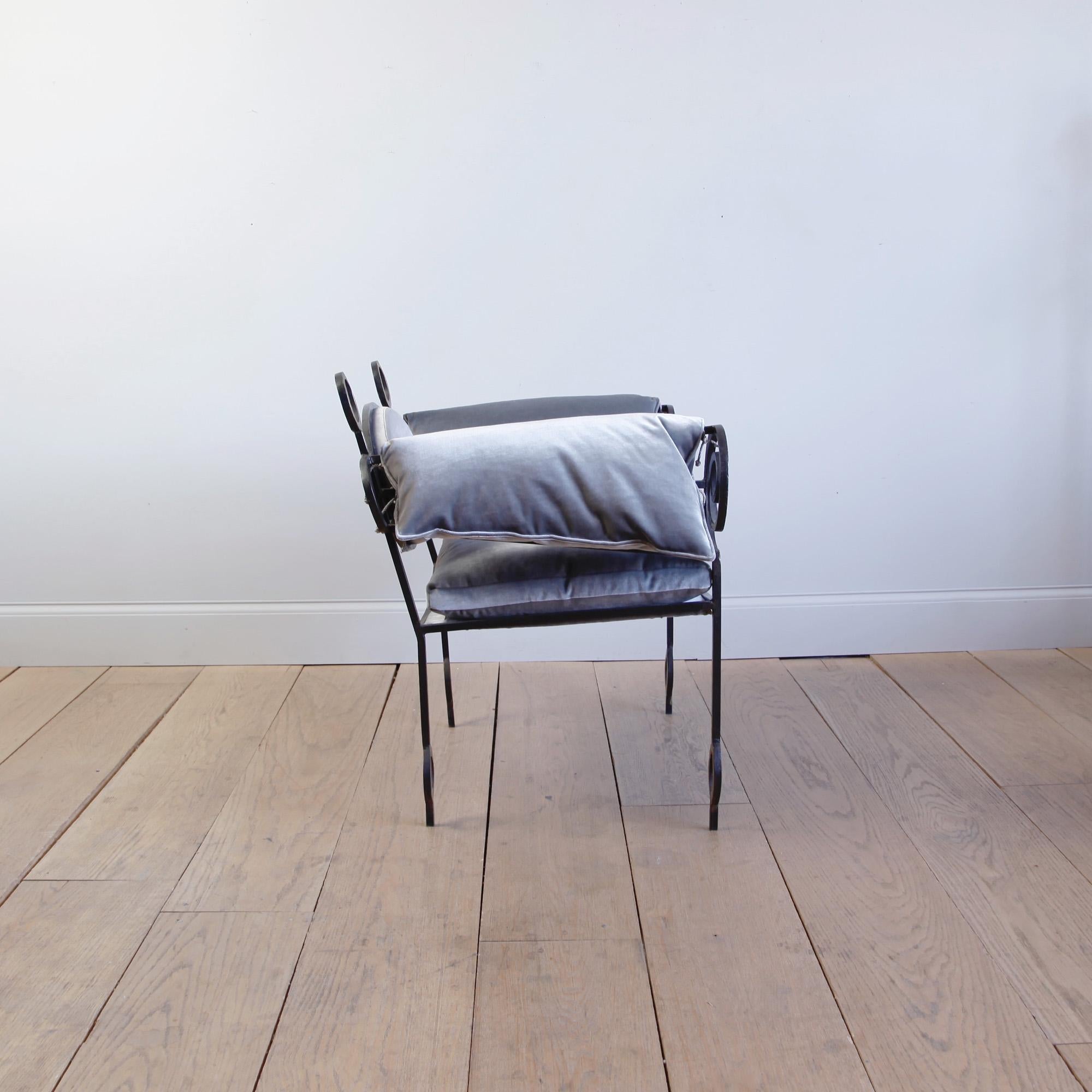 Sillón de hierro postmoderno italiano único Posmoderno en venta