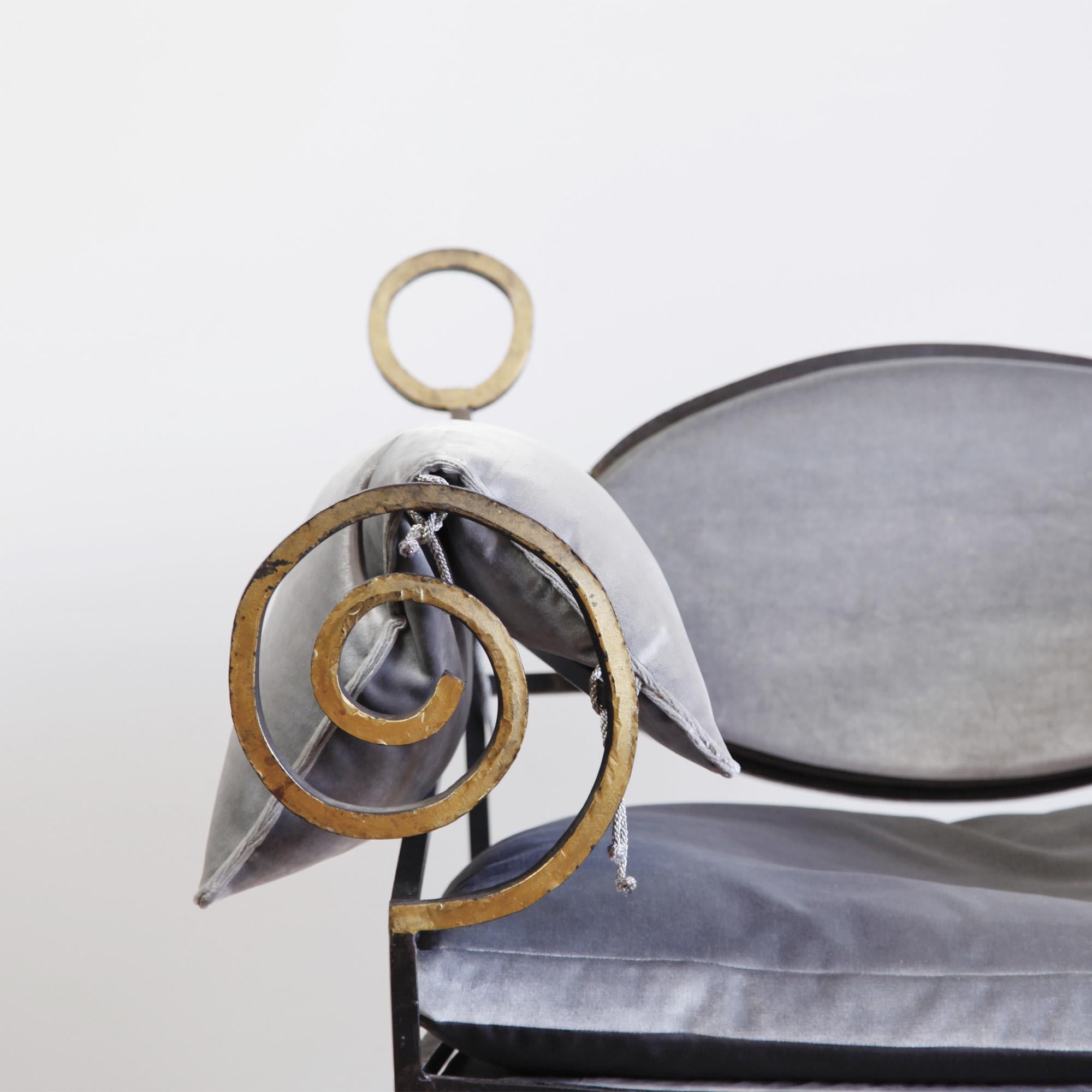 Sillón de hierro postmoderno italiano único en Bueno estado para la venta en Long Island City, NY