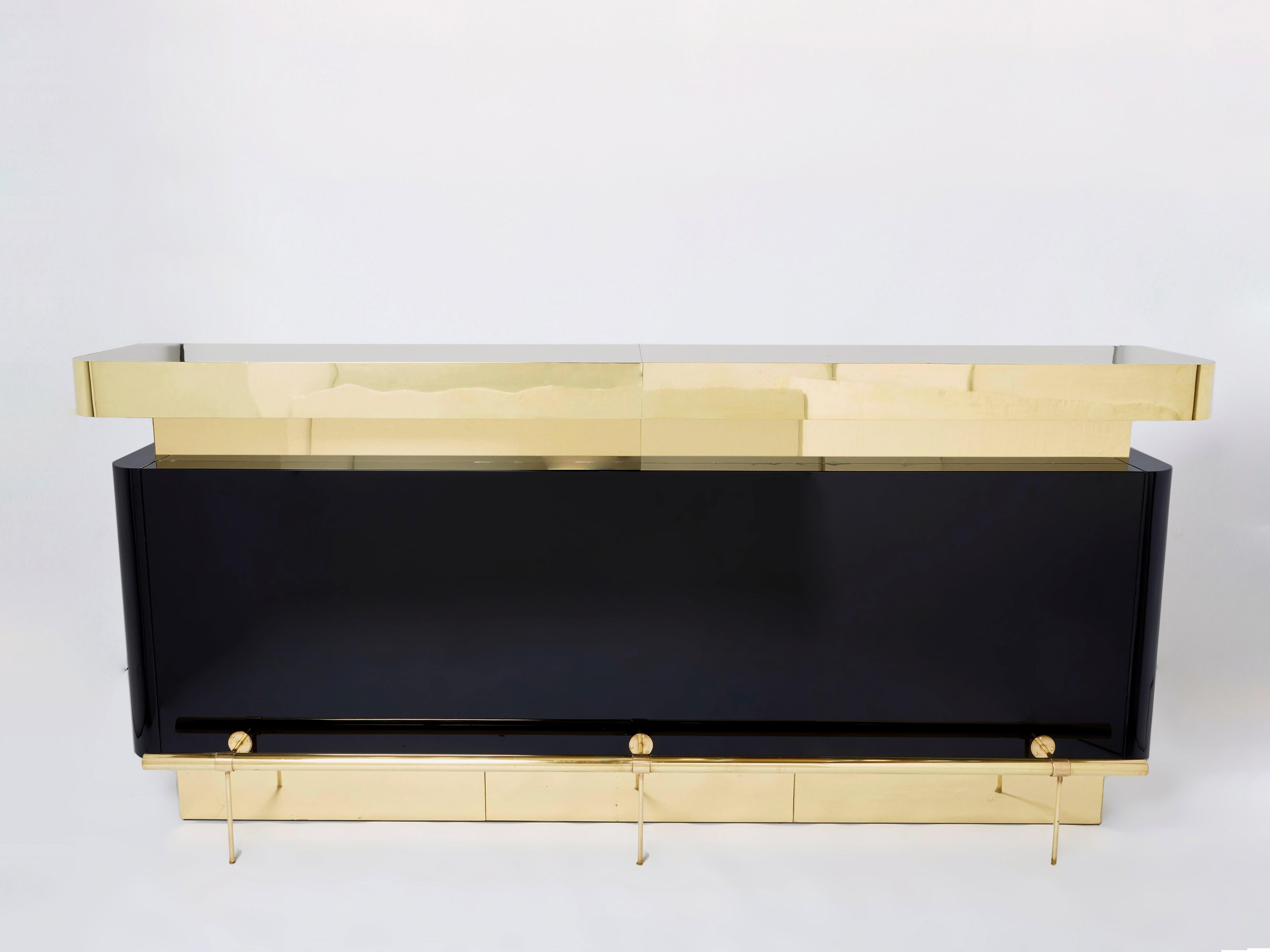 Unique J.C. Mahey Black Lacquered Brass Bar Cabinet Counter 1970s In Good Condition For Sale In Paris, IDF