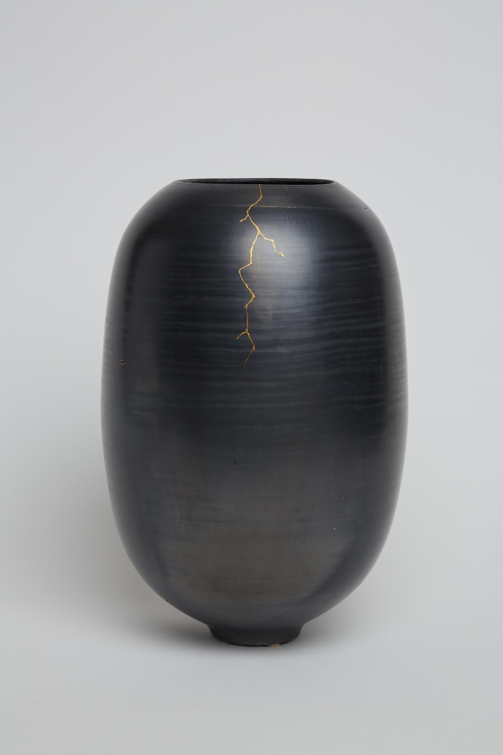 japanese kintsugi vase