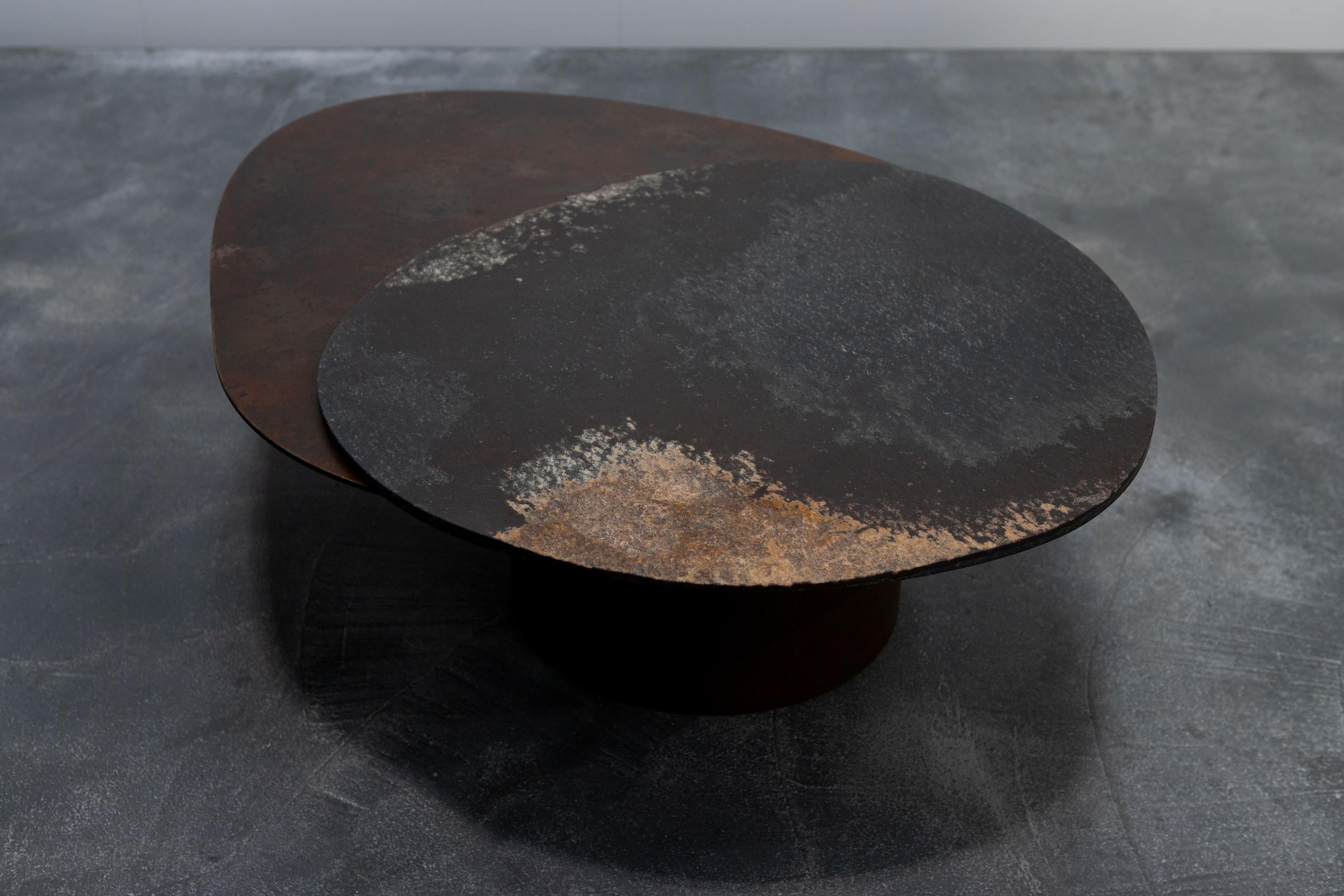 Unique Kon Pac low table - Daté Kan stone sculptural design by Okurayama
Design by Takasuke Yamada
Material: Daté Kan Stone and oxidized metal
Sculpted in the Okurayama's Studio in Miyagi's Prefecture, Japan
Each creation is unique and signed.
Made
