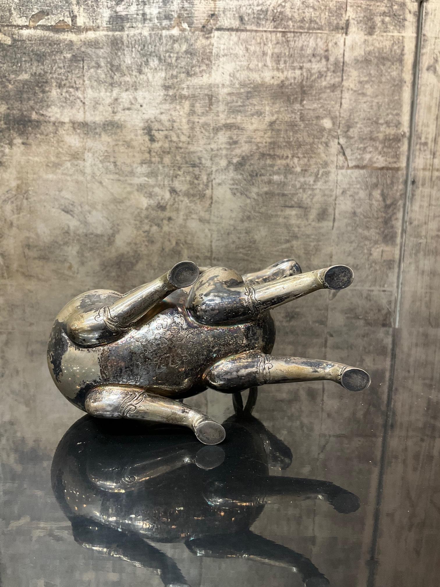 Contenitore unico in argento repoussé in stile Lanna (197 g) a forma di cervo in vendita 2