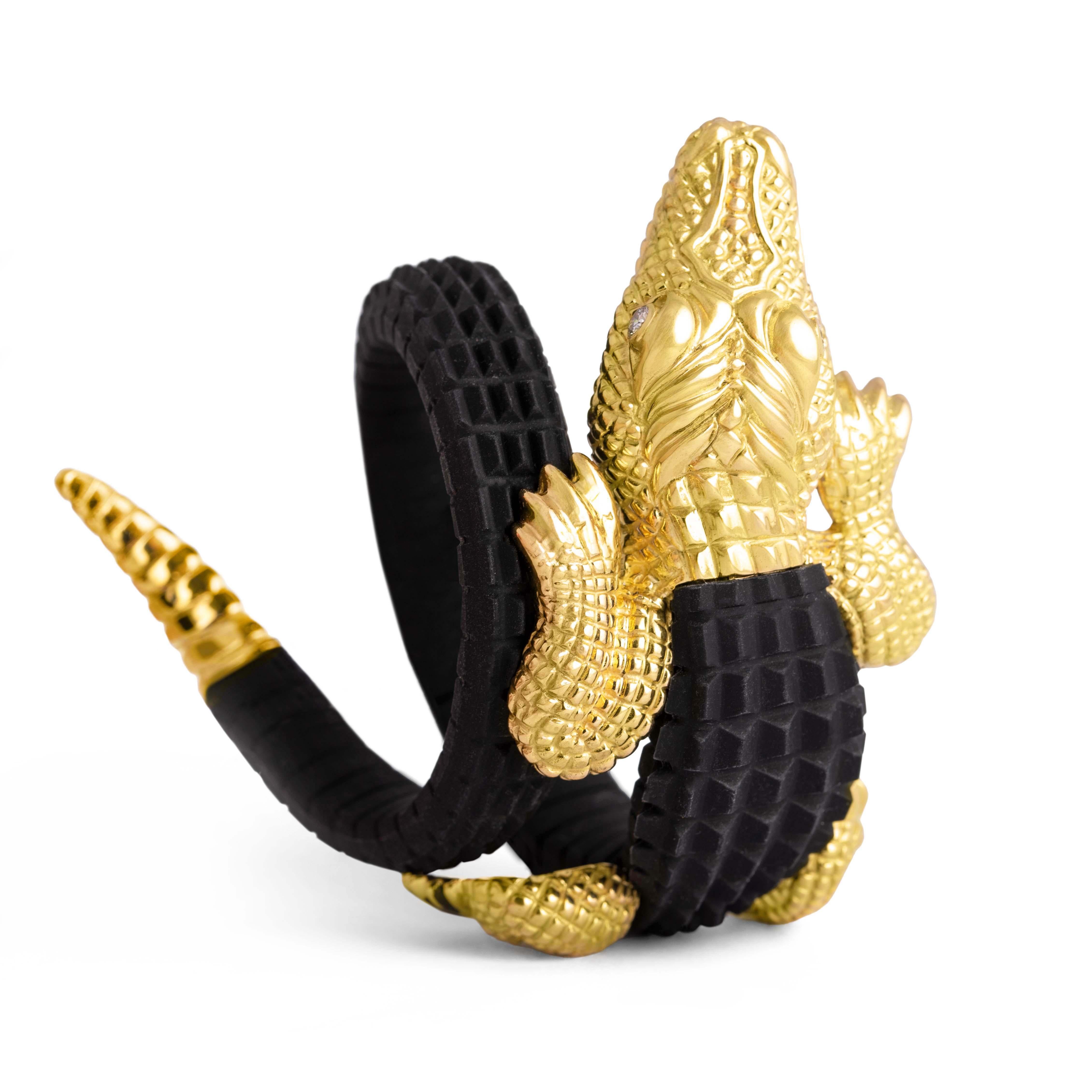 Aesthetic Movement Unique Large Alligator Diamond Gold 18K Bracelet For Sale