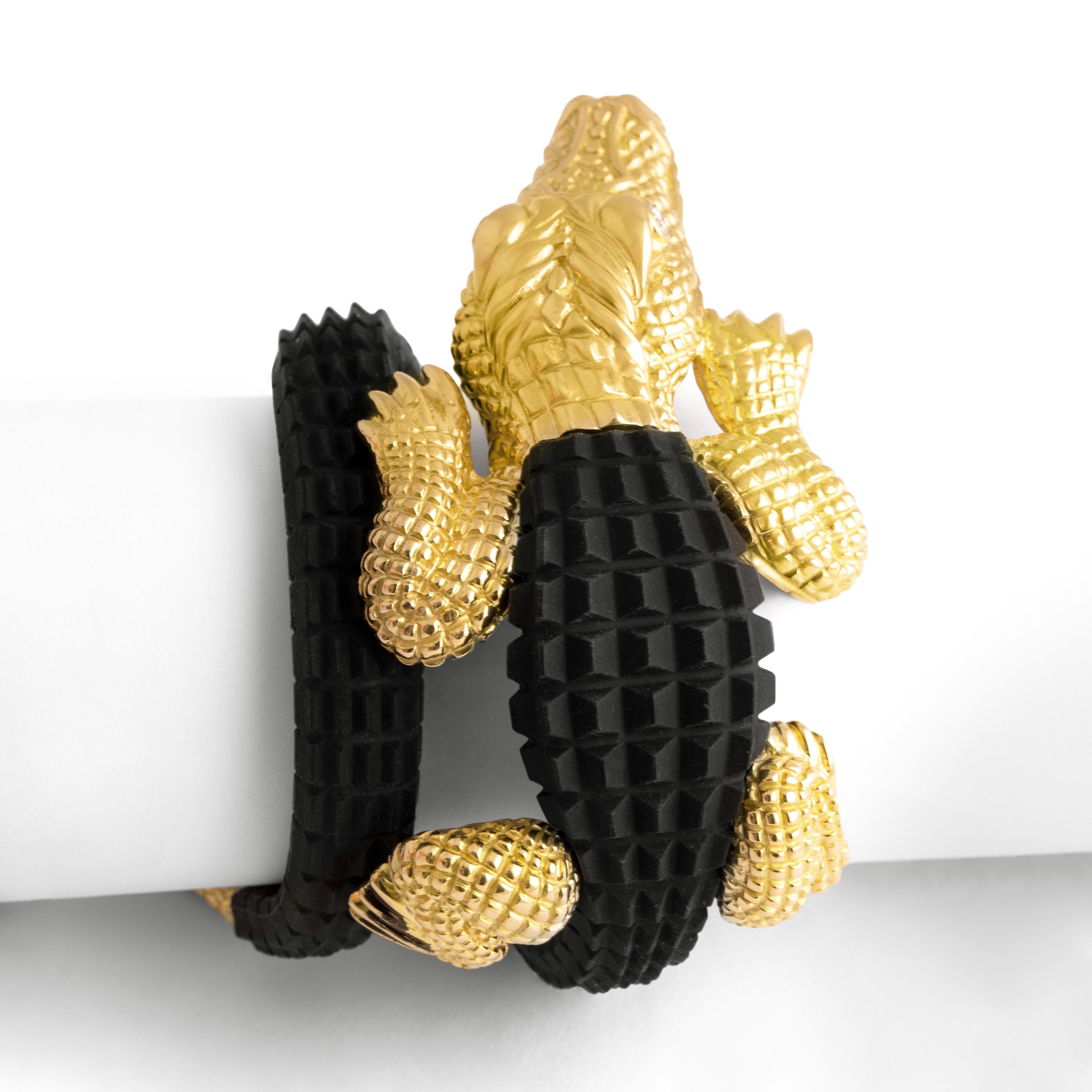 Women's or Men's Unique Large Alligator Diamond Gold 18K Bracelet For Sale