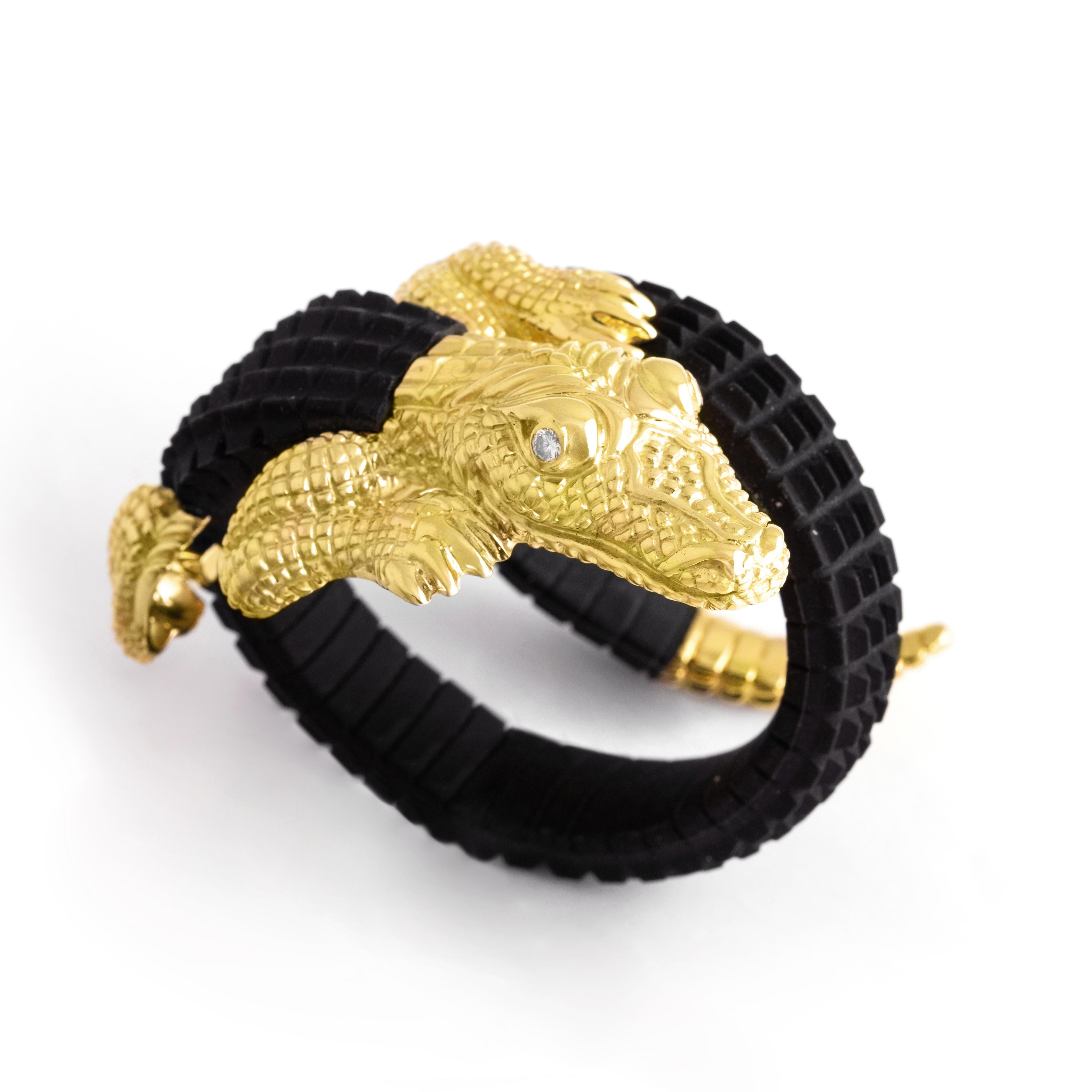 Bracelet unique en or 18 carats avec grand alligator et diamants en vente 1