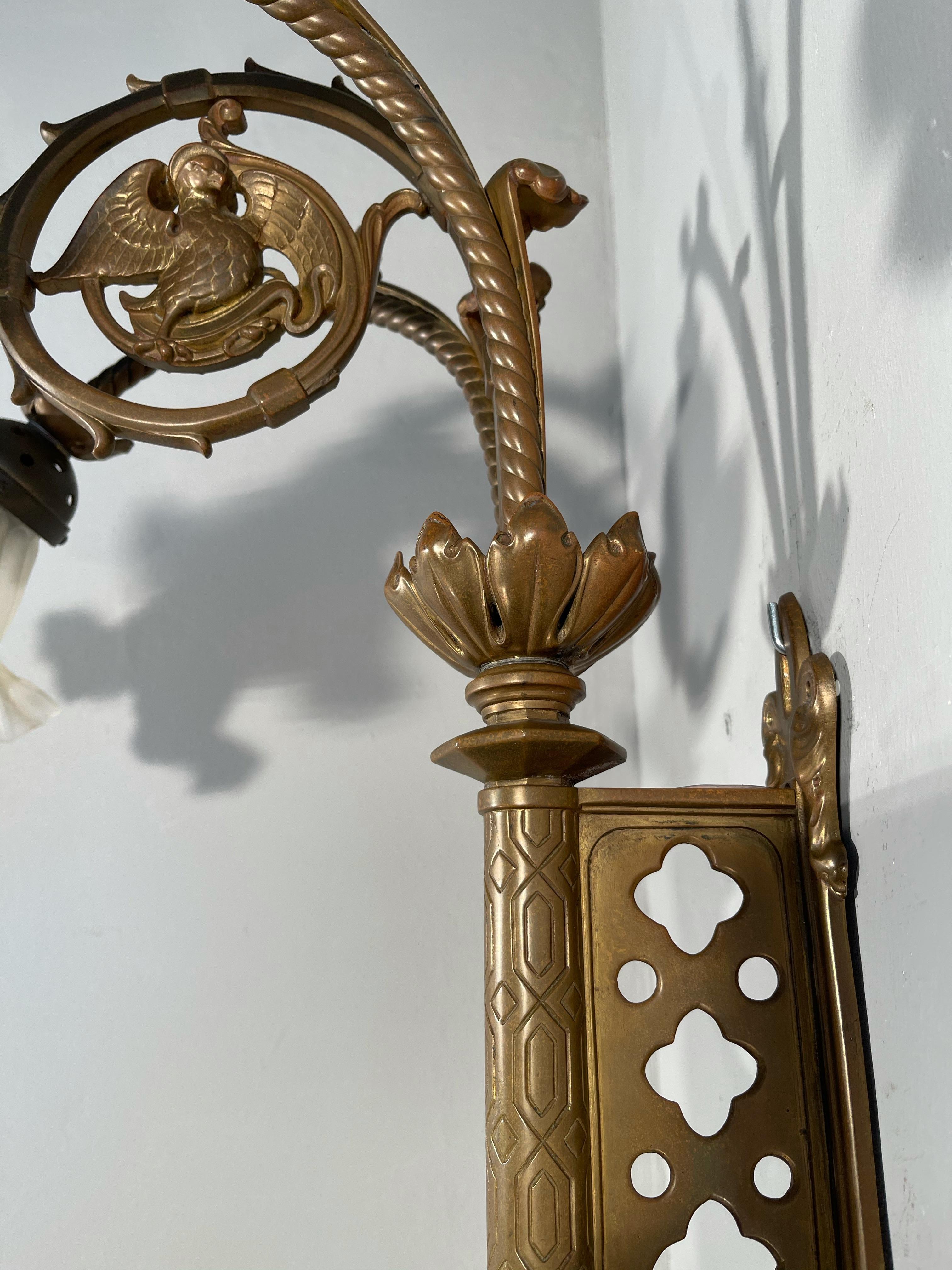 Unique Large and Great Quality Gothic Revival Solid Bronze Two-Light Wall Sconce In Good Condition For Sale In Lisse, NL