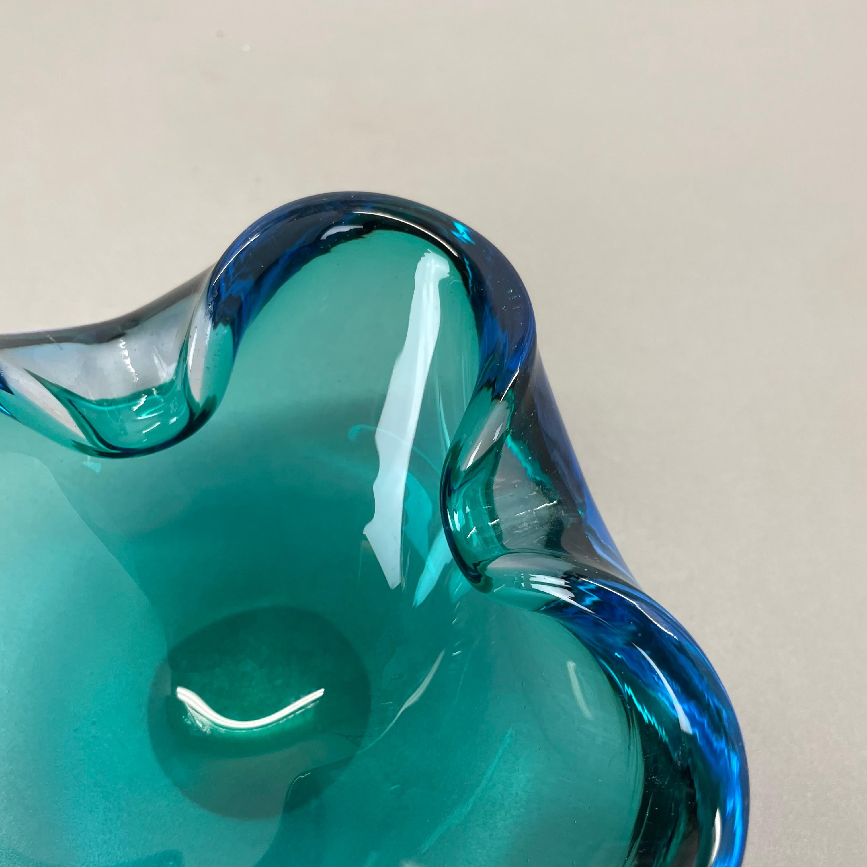 unico Grande ciotola in vetro di Murano blu multicolore Elemento Conchiglia Italia, 1970 in vendita 5