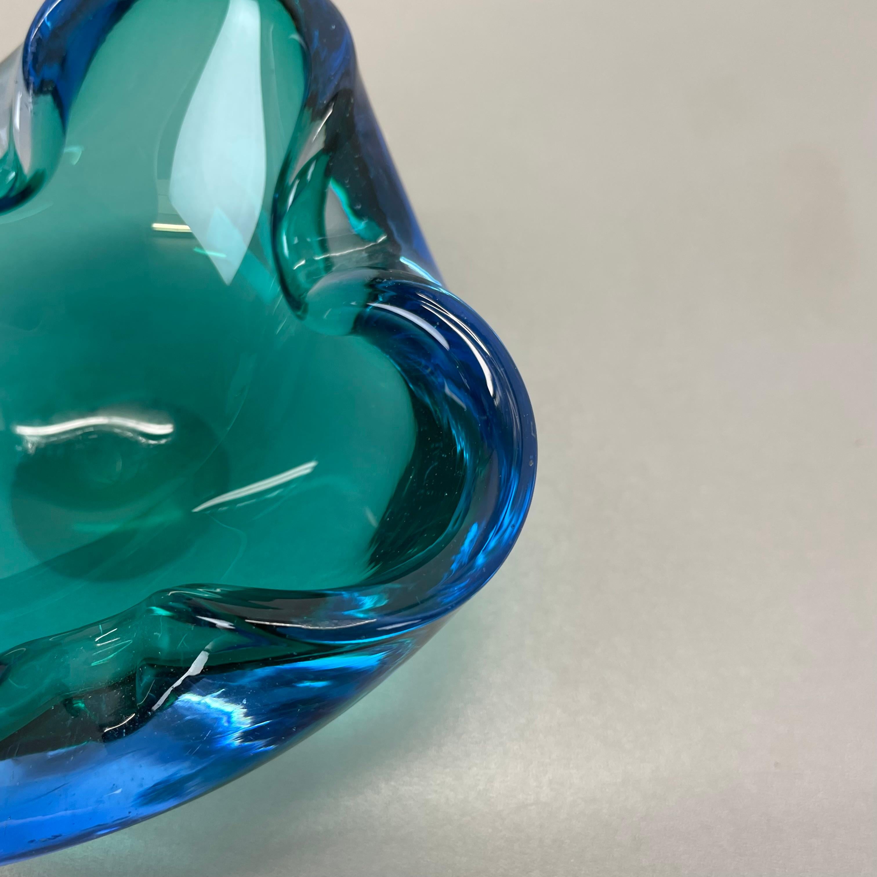 unico Grande ciotola in vetro di Murano blu multicolore Elemento Conchiglia Italia, 1970 in vendita 6