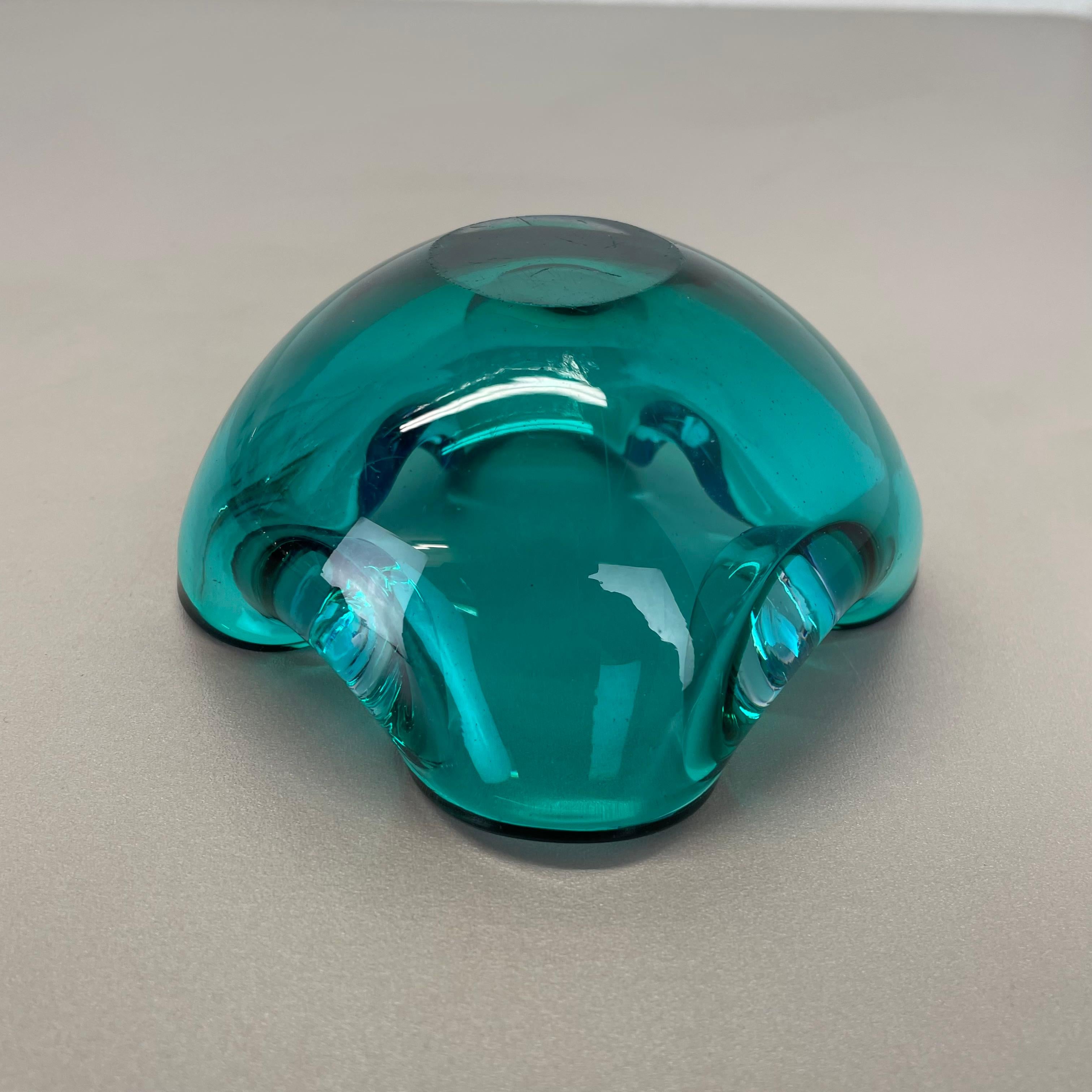 unico Grande ciotola in vetro di Murano blu multicolore Elemento Conchiglia Italia, 1970 in vendita 10