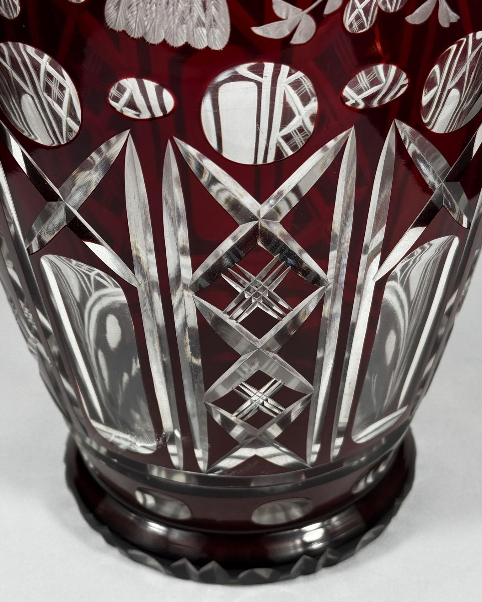 Unique Large Glass Ruby Vase, Cut and Engraved 20th century For Sale 7