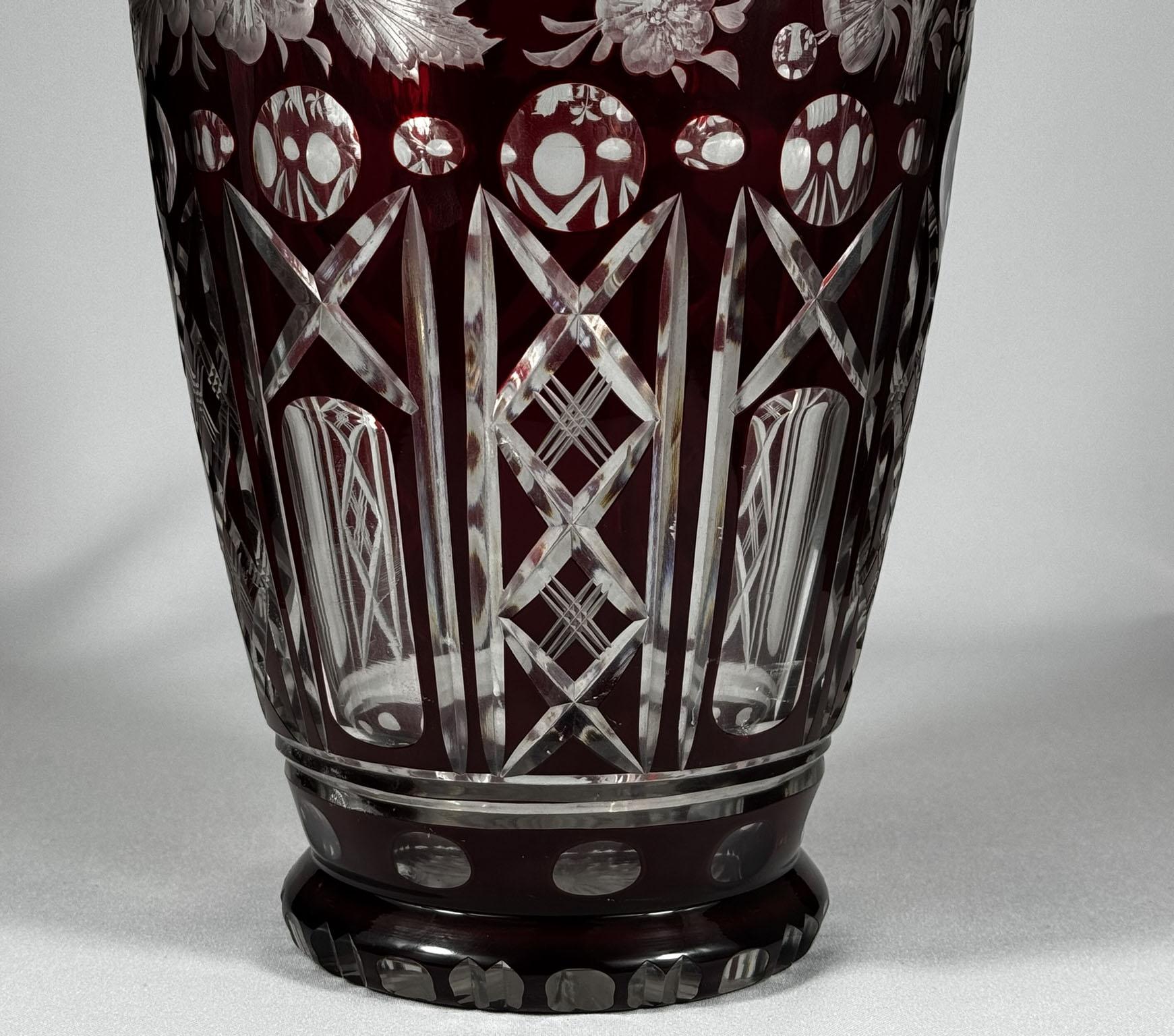 Unique Large Glass Ruby Vase, Cut and Engraved 20th century For Sale 1