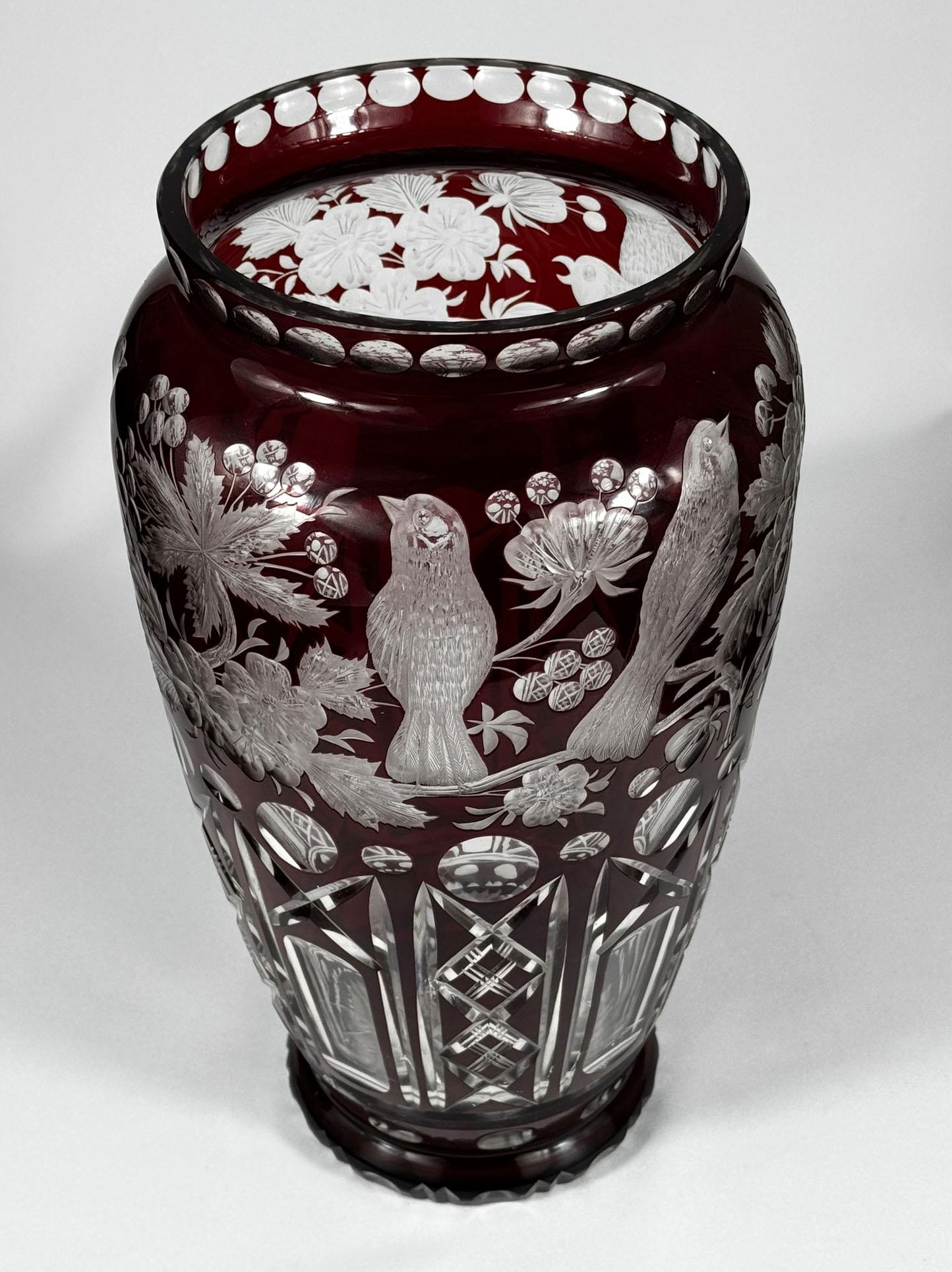Unique Large Glass Ruby Vase, Cut and Engraved 20th century For Sale 2