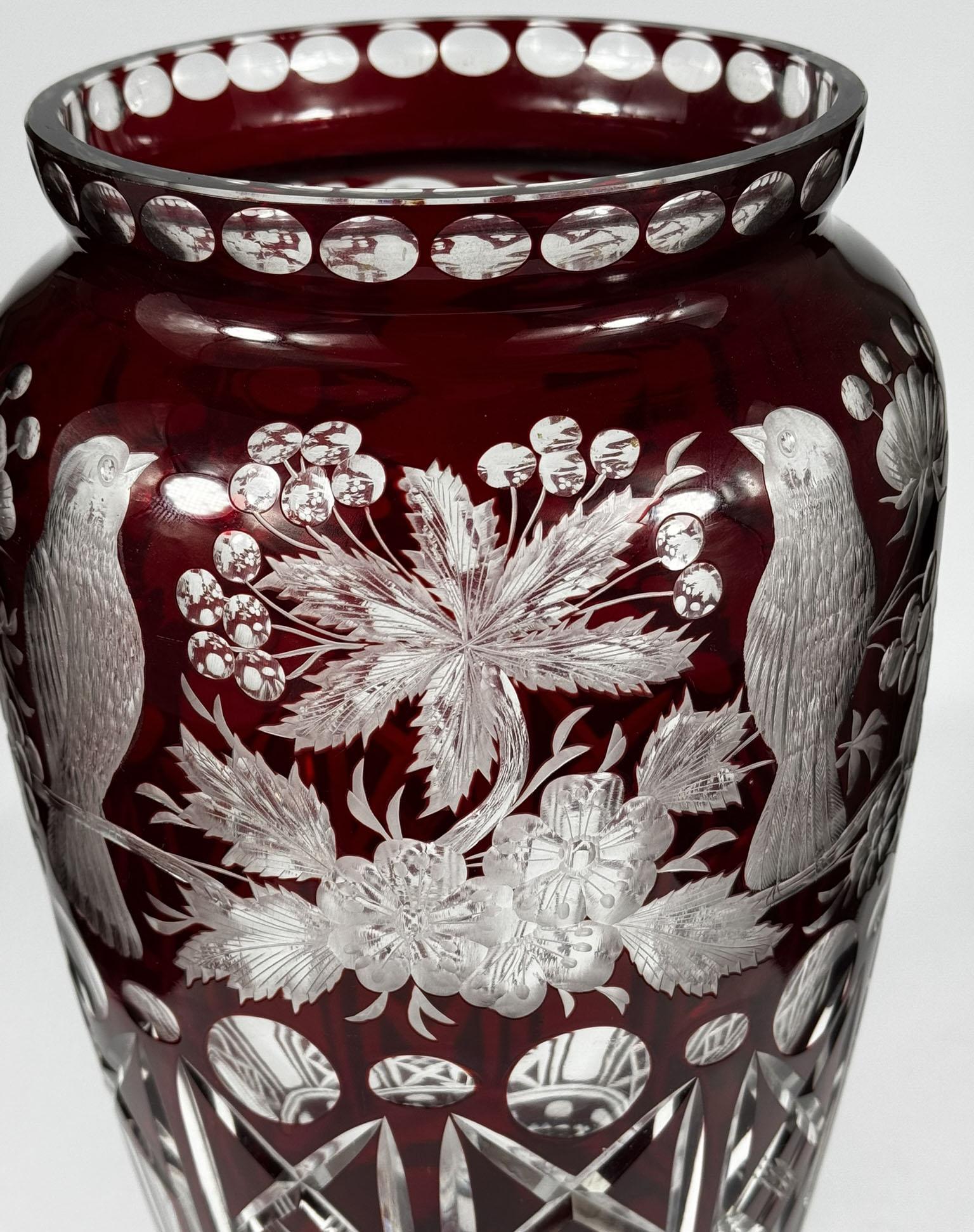 Unique Large Glass Ruby Vase, Cut and Engraved 20th century For Sale 3