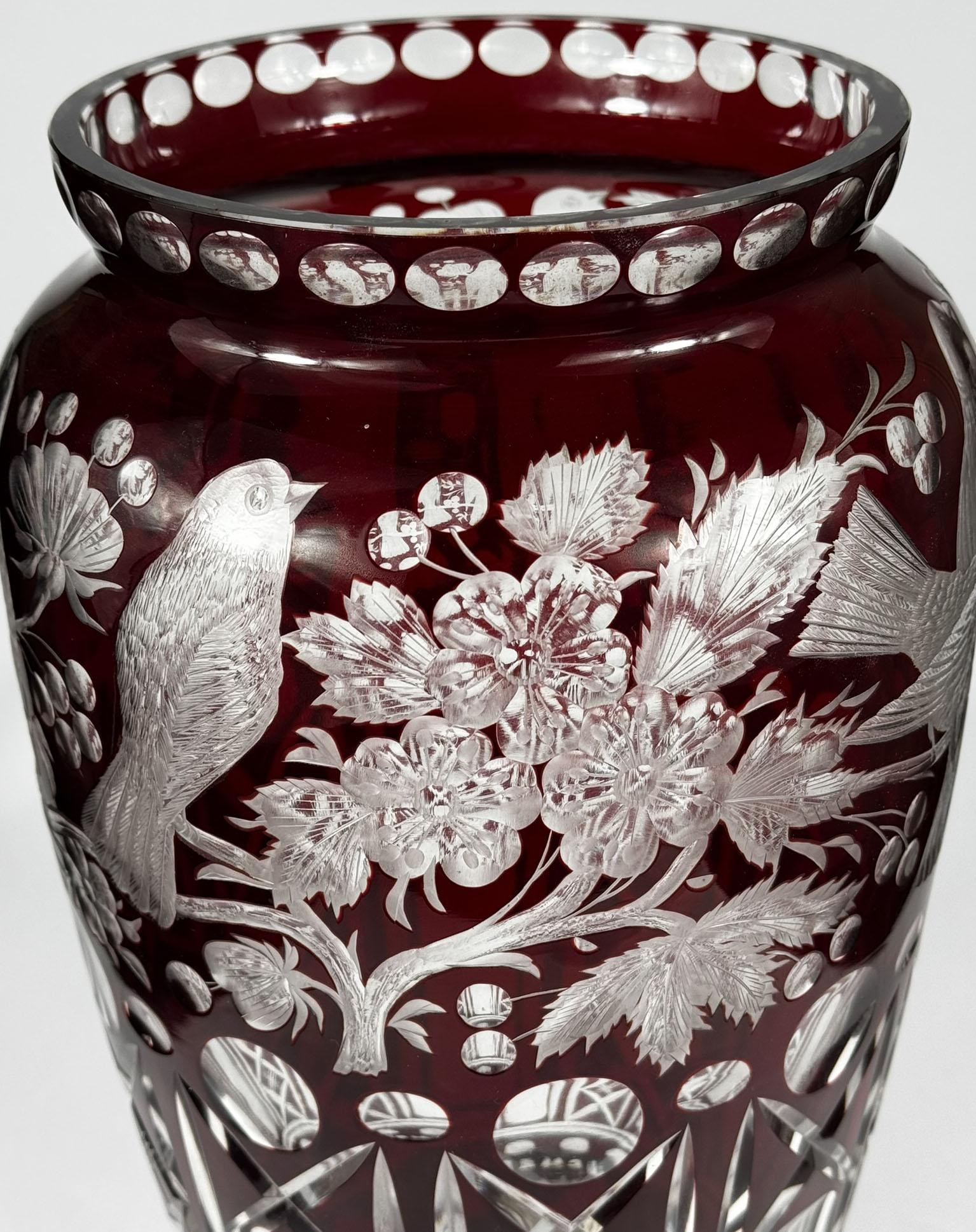 Unique Large Glass Ruby Vase, Cut and Engraved 20th century For Sale 4